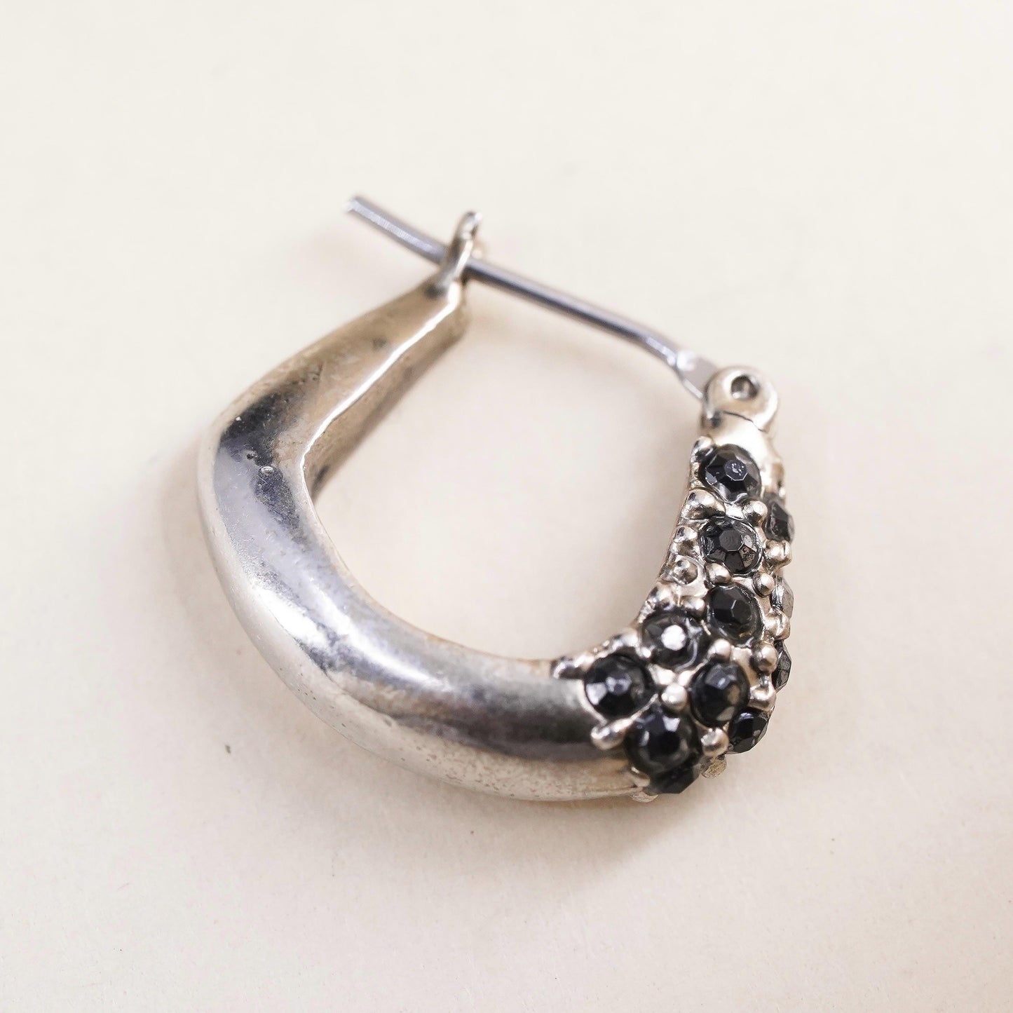 0.5", Vintage sterling silver loop single earring, fashion minimalist hoop onyx