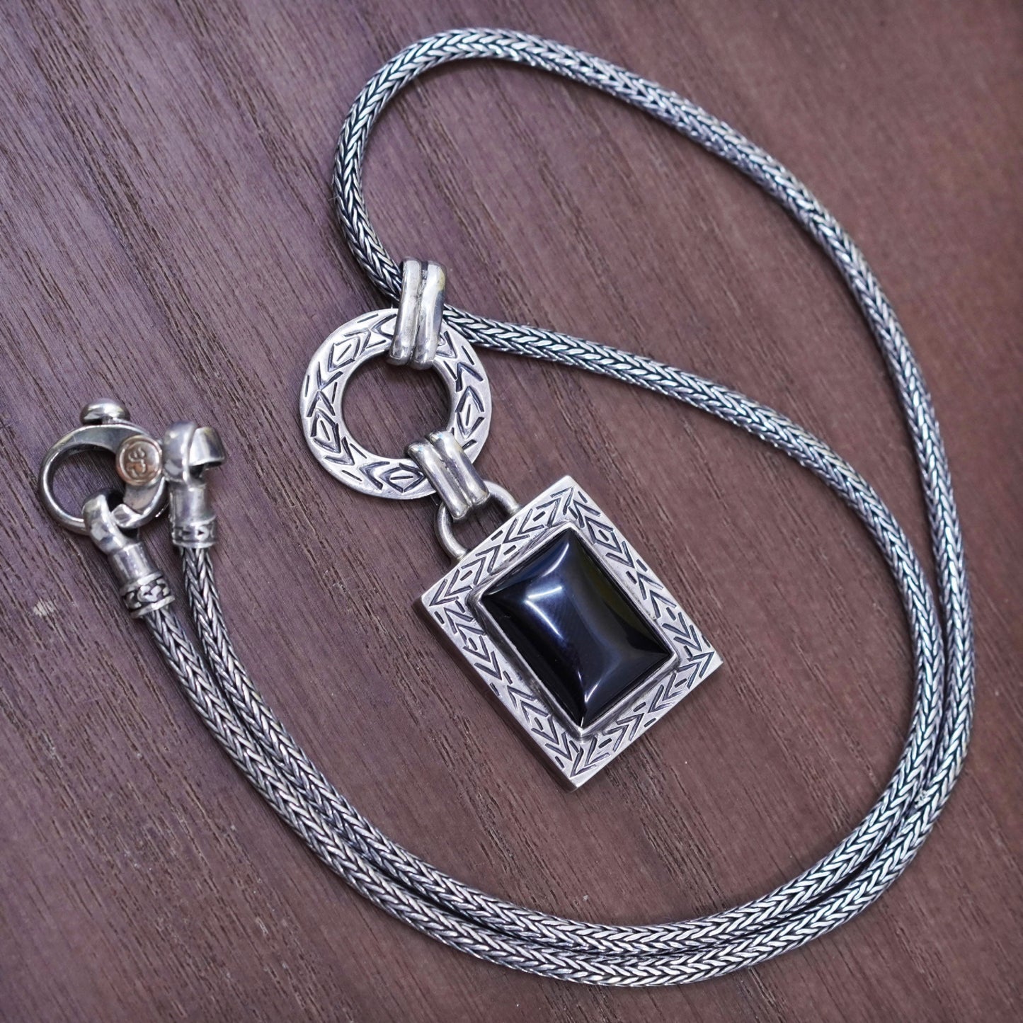 16”, Rodney de Gruchy Sterling Silver 925 Wheat Chain with onyx pendant