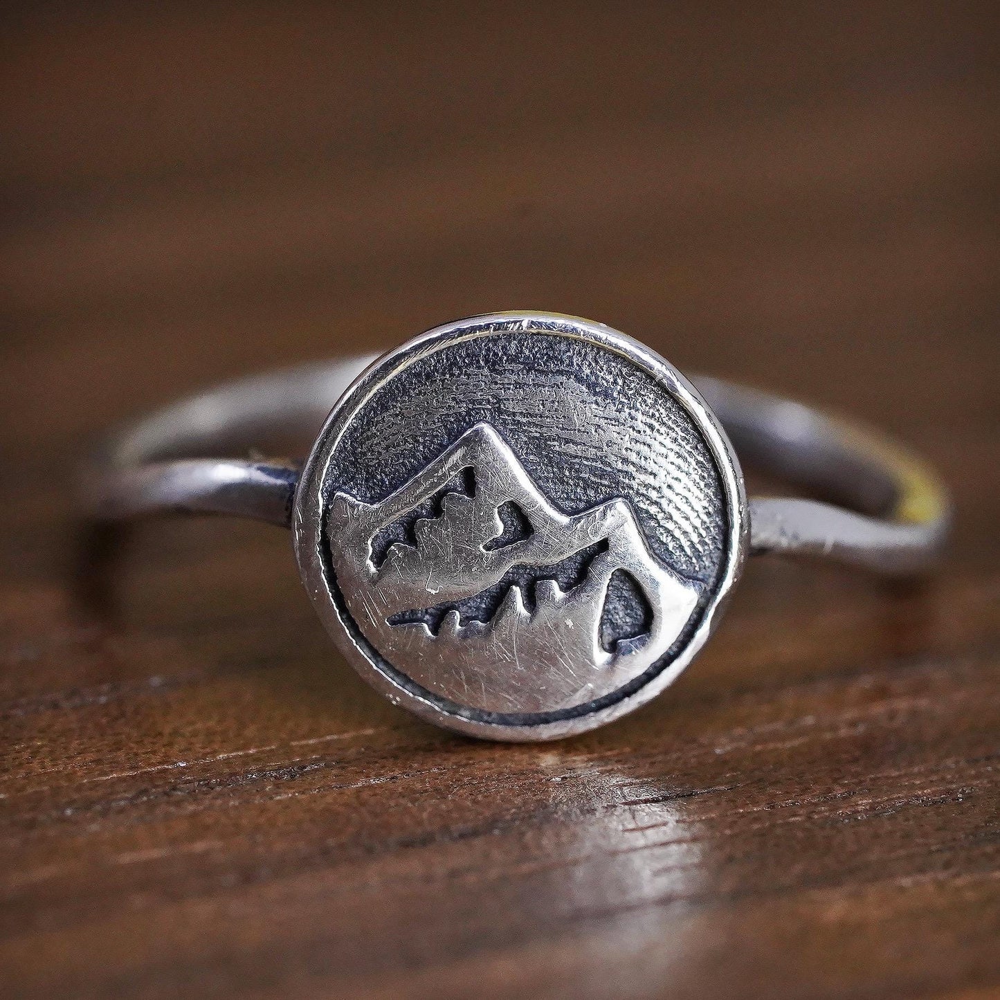 Size 6.75, vintage Sterling silver ring, 925 mountain landscape stackable ring