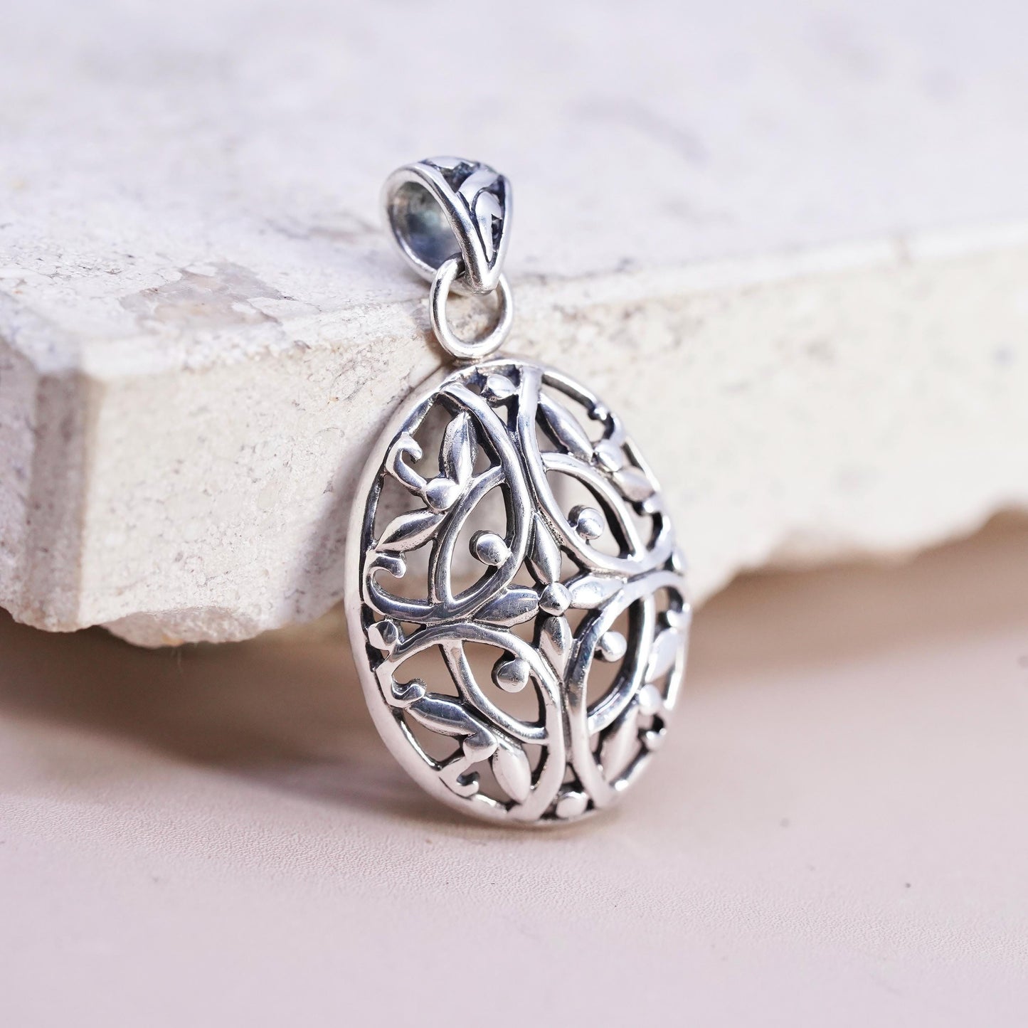 Vintage Sterling silver handmade pendant, 925 filigree oval