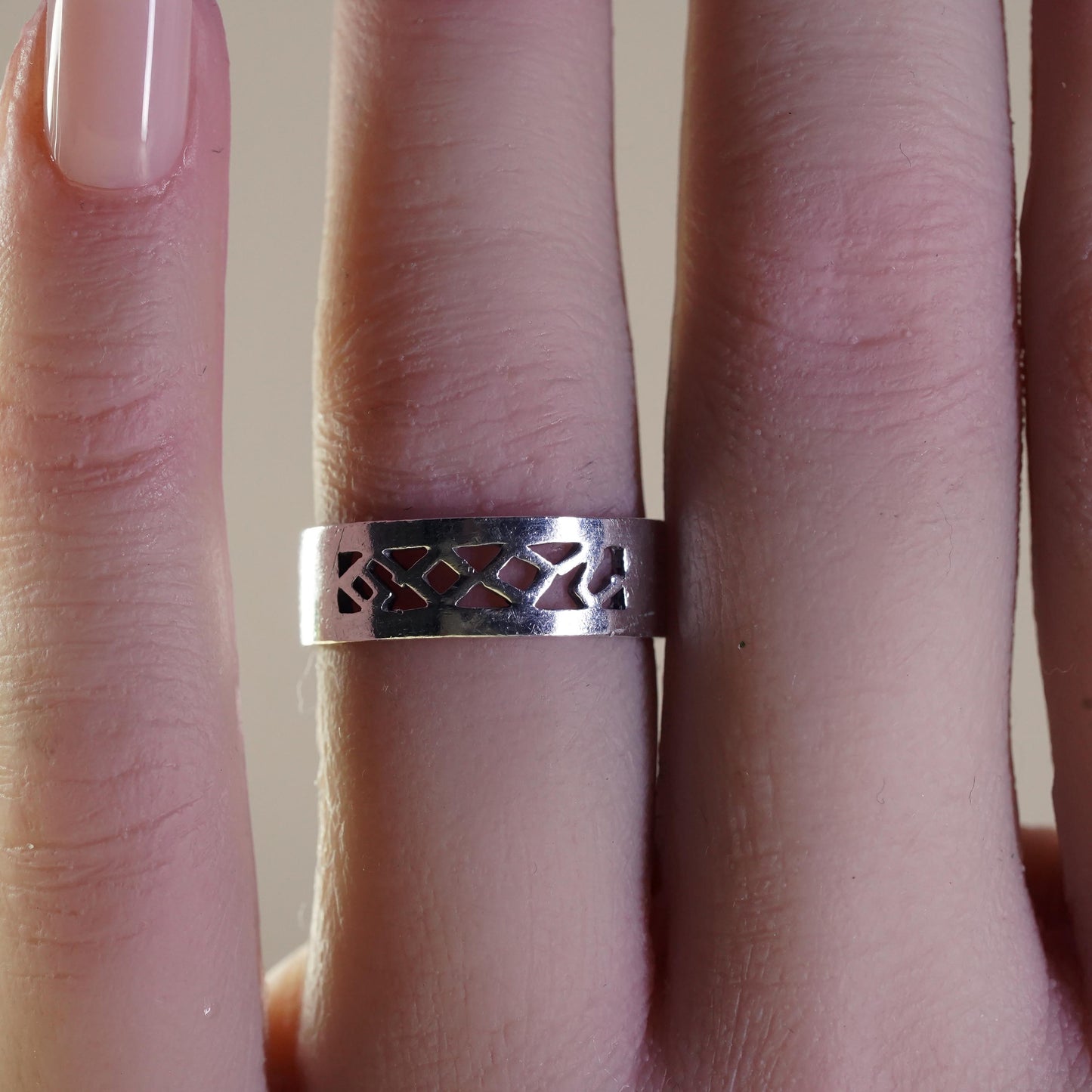 Size 6, vintage Sterling 925 silver handmade cutout ring band