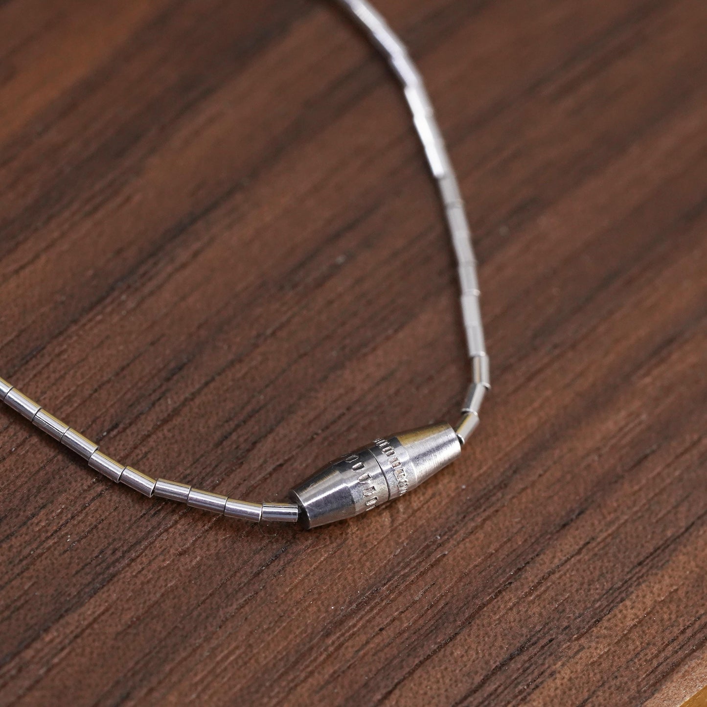 16” Vintage southwestern Sterling 925 liquid silver necklace with opal pendant