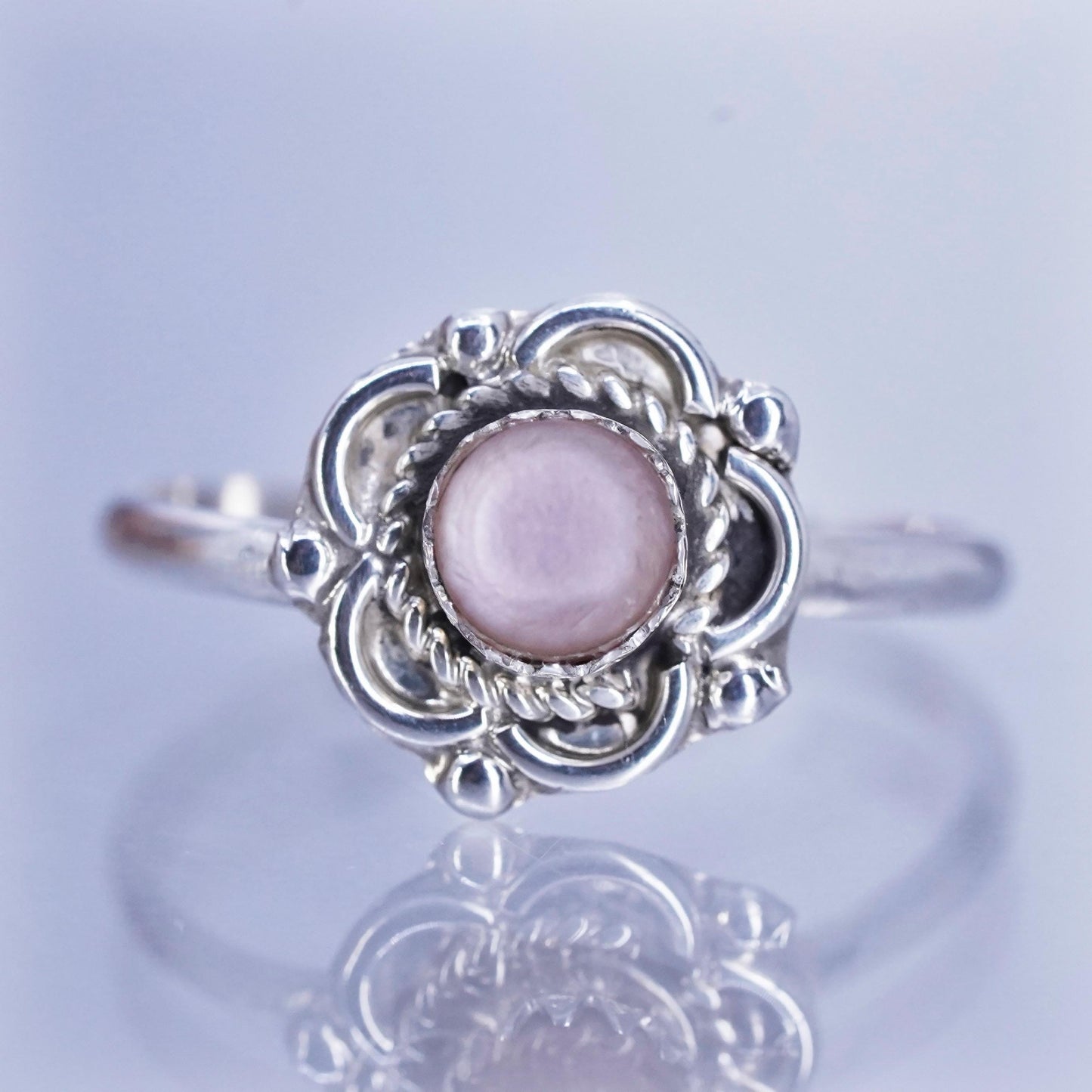 Size 7, Vintage Sterling 925 silver handmade ring with pink mother of pearl
