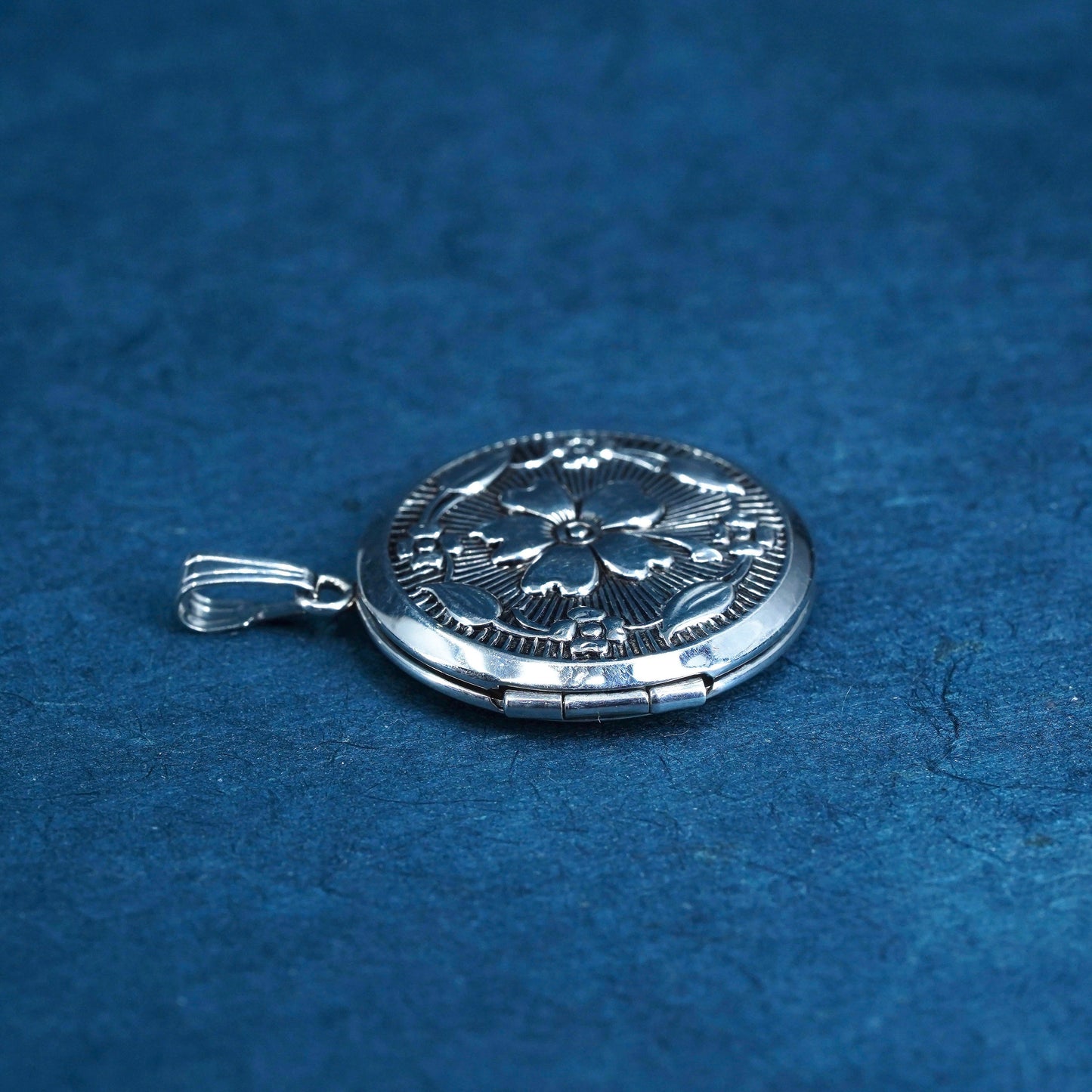 Vintage Sterling silver handmade pendant, 925 clover photo locket