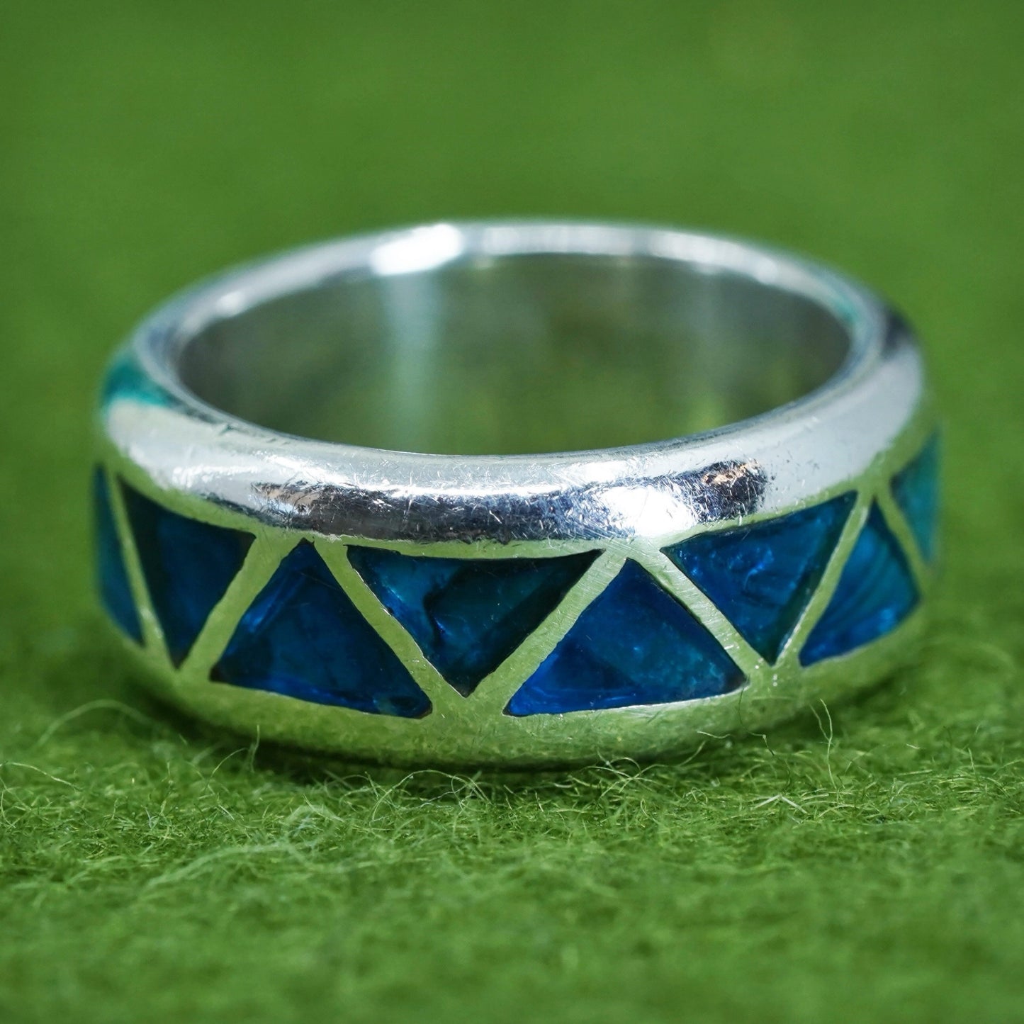Size 5.25, Sterling silver handmade ring, 925 zig zag band with abalone, Zuni