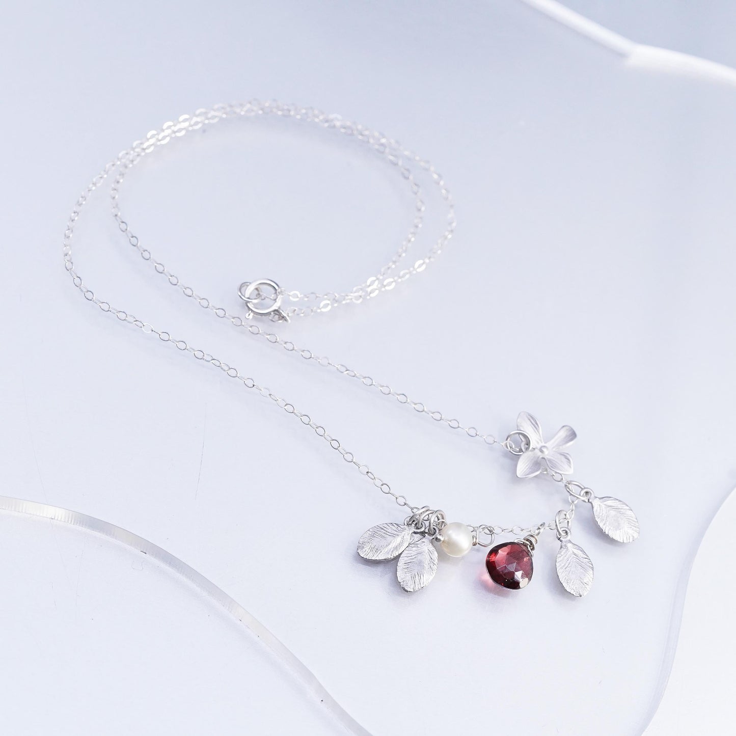 16", 925 Sterling Silver circle necklace flower Name DAACA Tag garnet Pendants