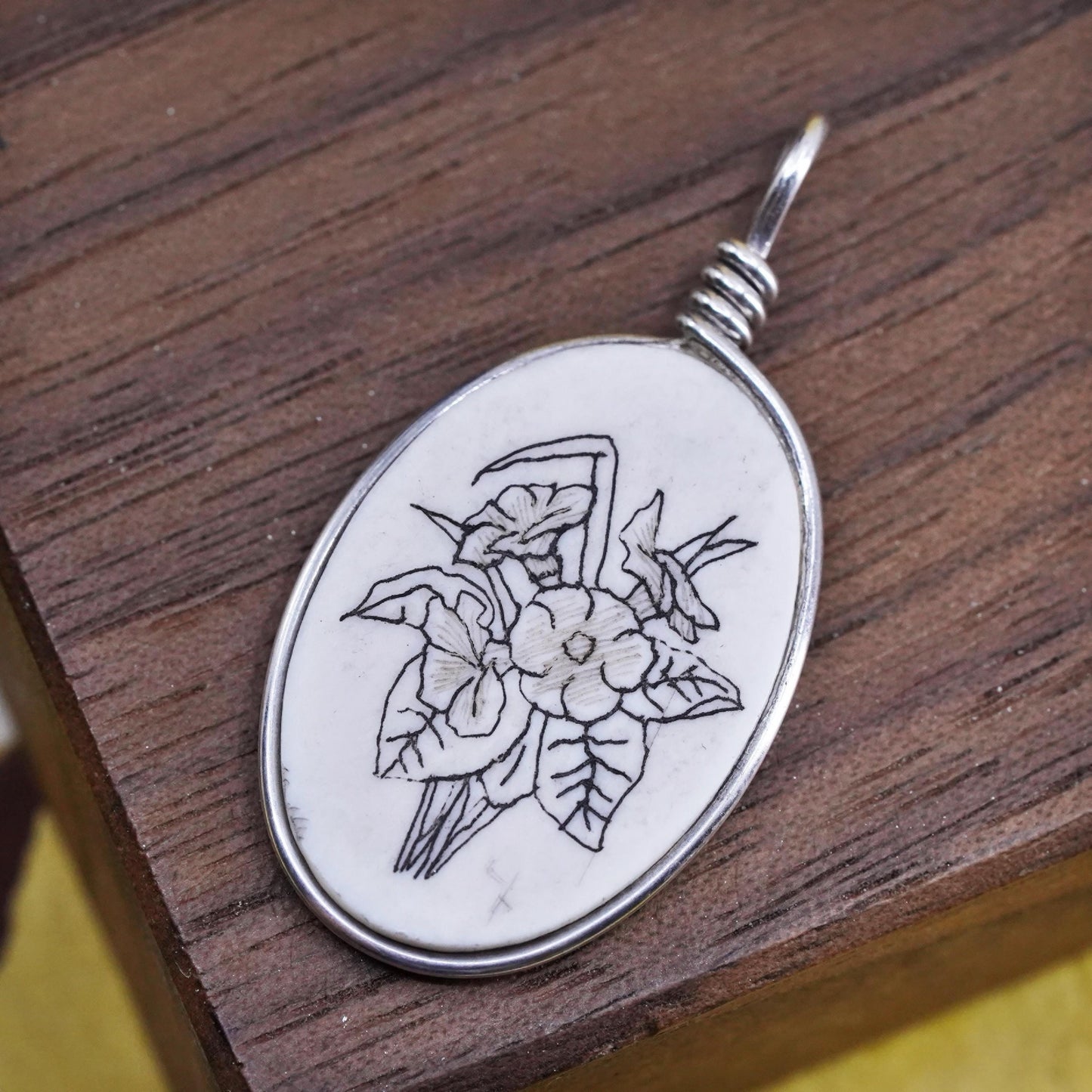 Vintage sterling 925 silver wired pendant with carved flower details