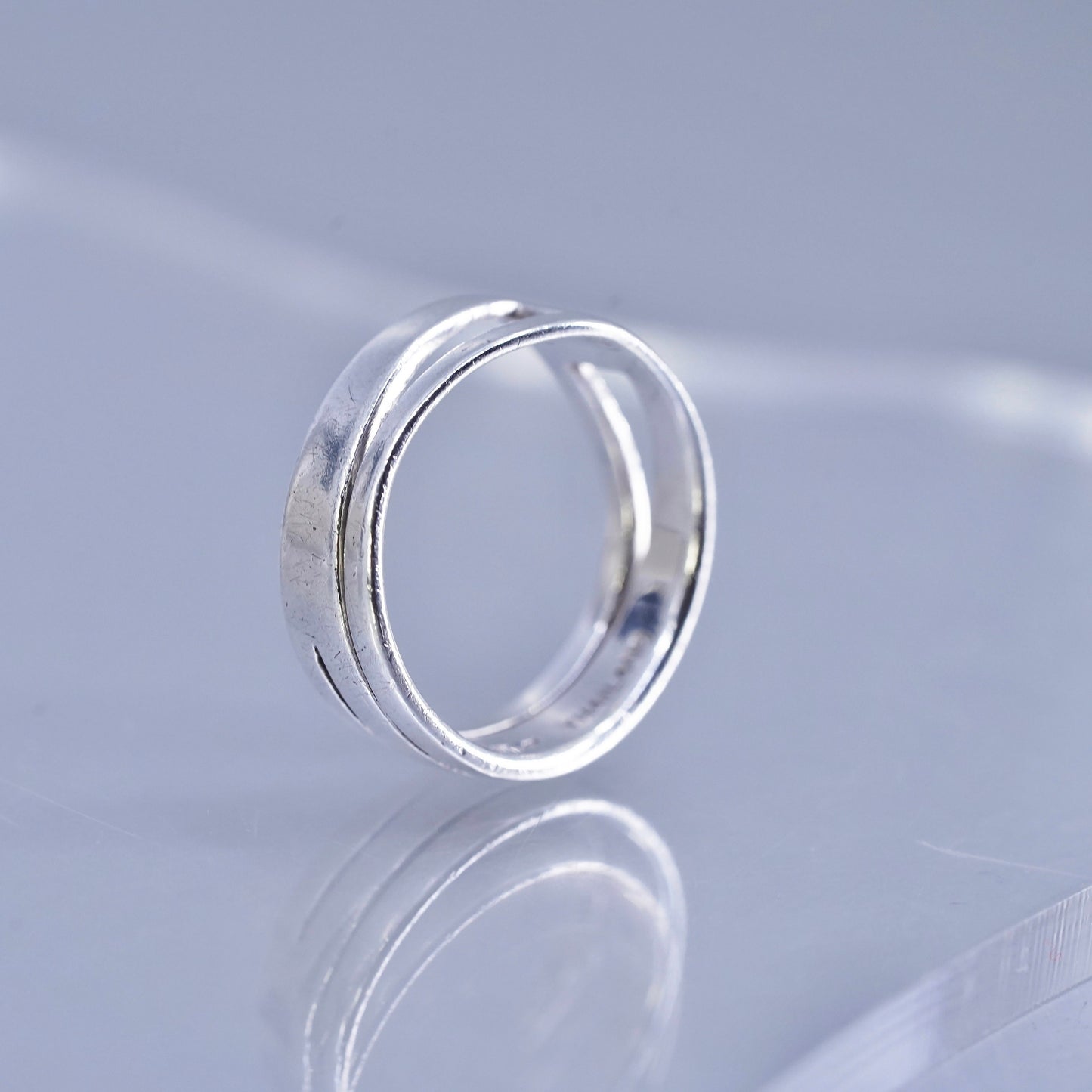 Size 7, vintage southwestern Sterling 925 silver wedding ring, band