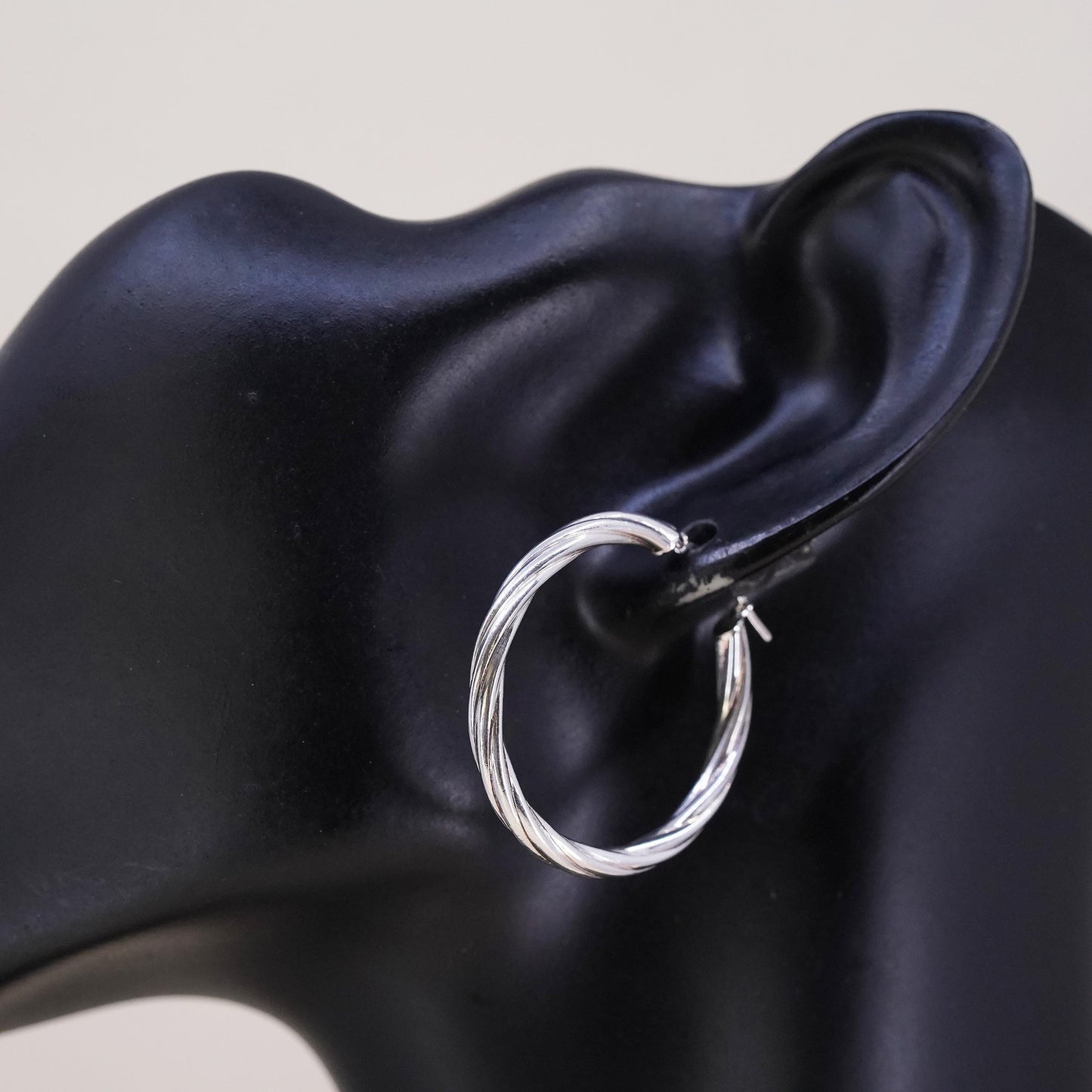 1.25", VTG Italian sterling silver loop single earring, twisted textured hoop