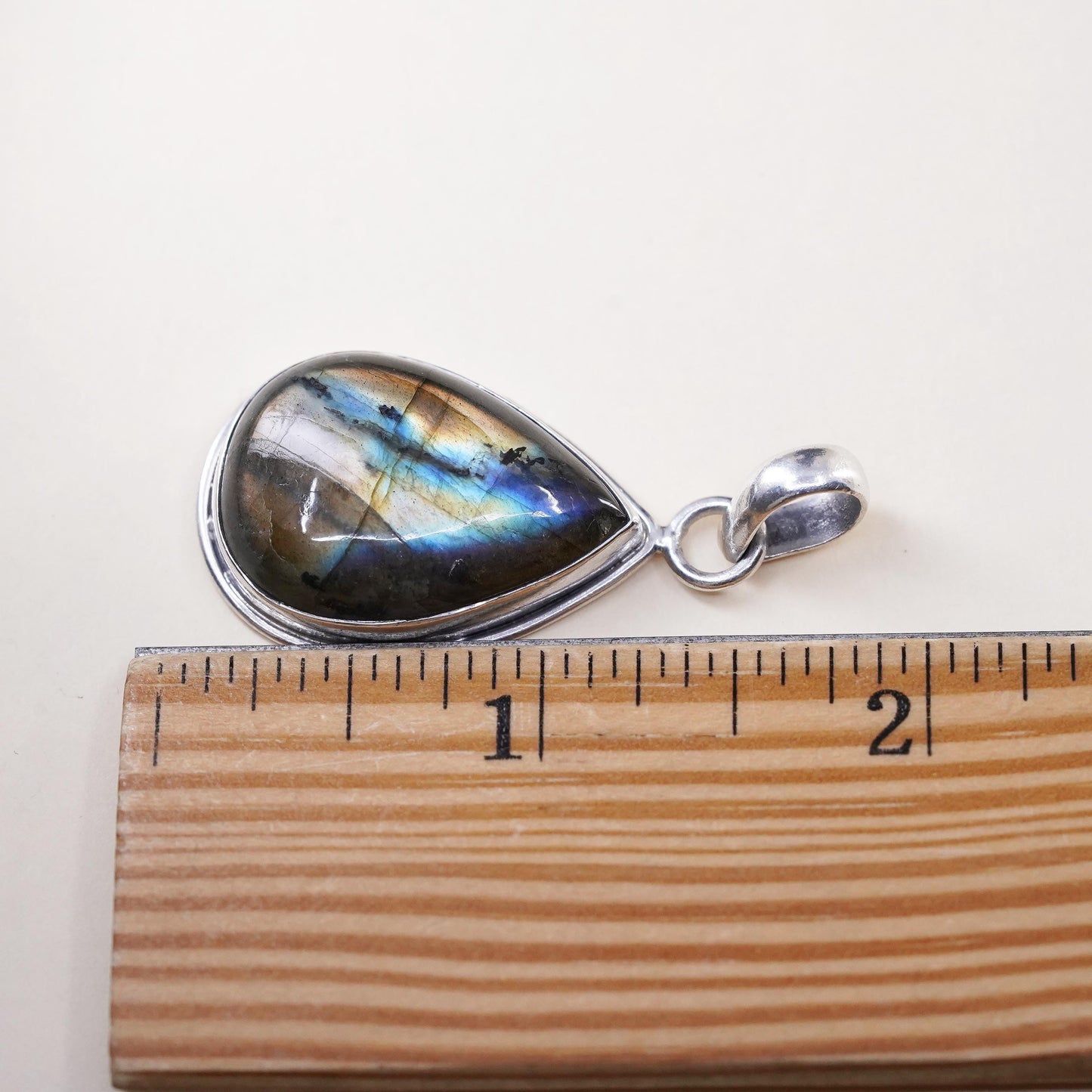 Vintage Mexican Sterling 925 silver handmade teardrop pendant with labradorite