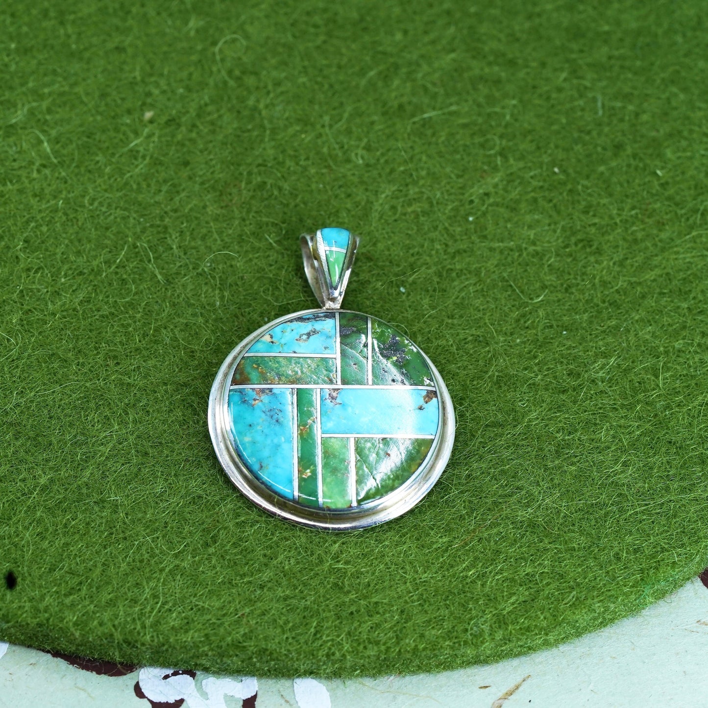Native American Zuni Sterling 925 silver handmade circle pendant with turquoise