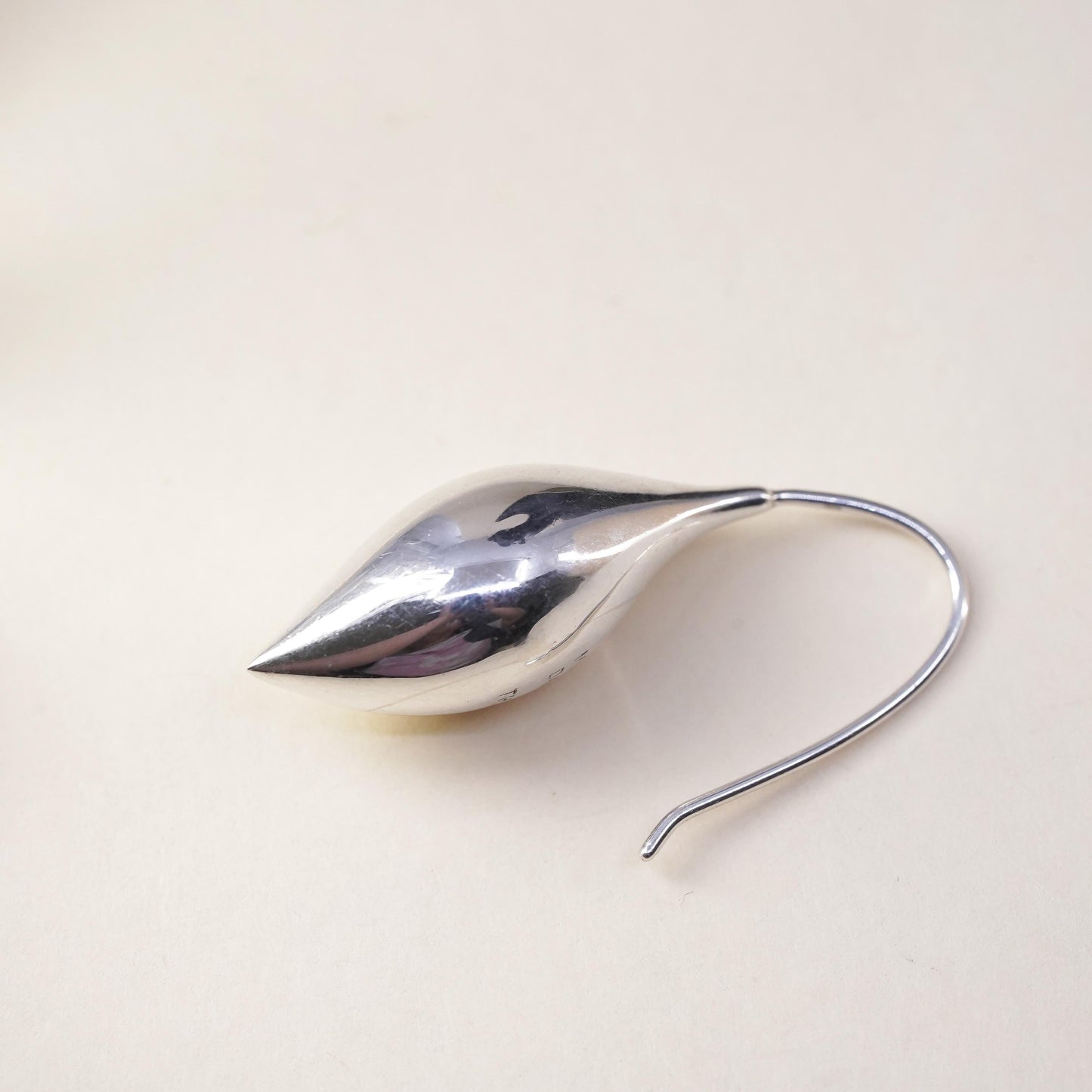 MICHAEL DAWKINS 925 Silver Vintage Shiny Rain Drop Dangle single earring EG9281