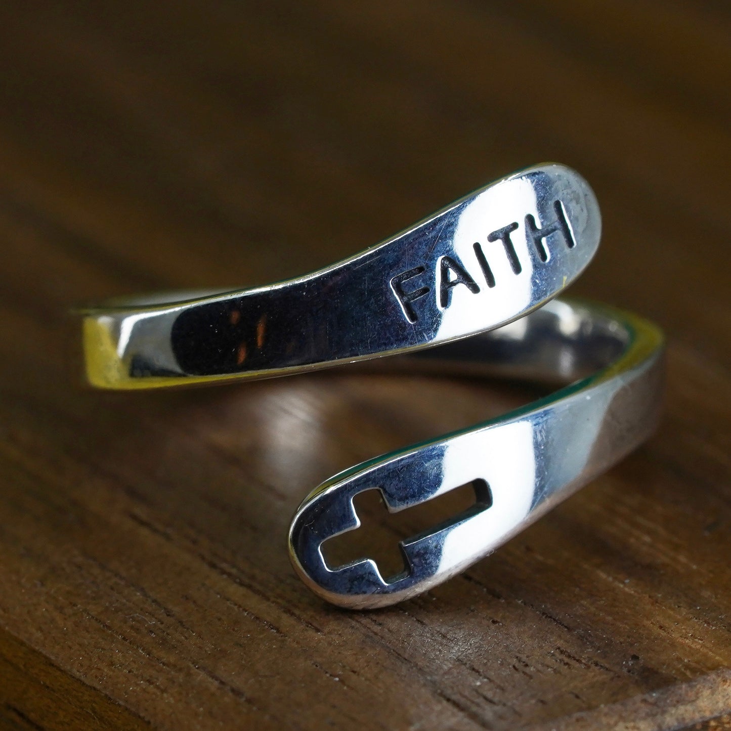 Size adjustable, vtg Sterling silver wrap band, 925 cross ring embossed “faith”