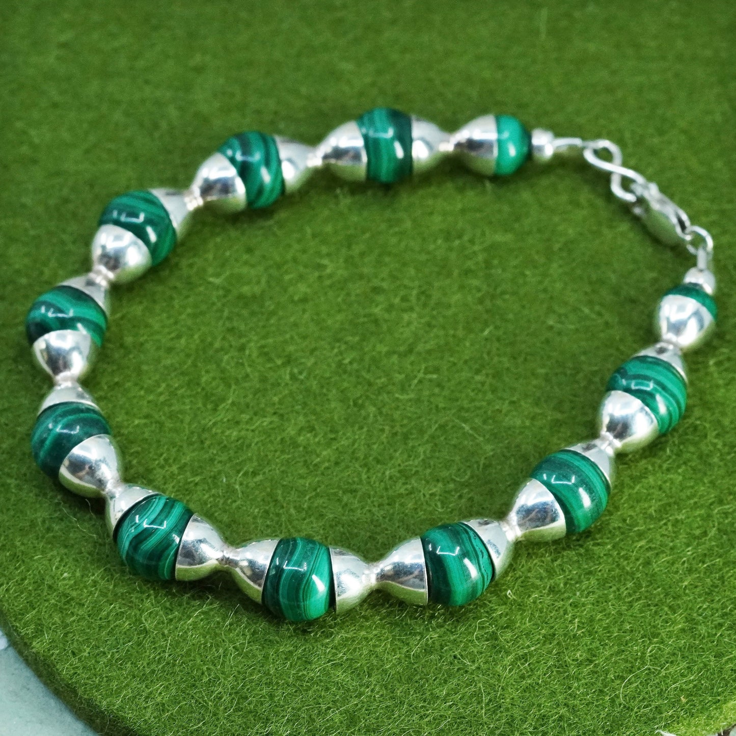 6.75”, VTG Sterling silver handmade bracelet, 925 chain with malachite beads