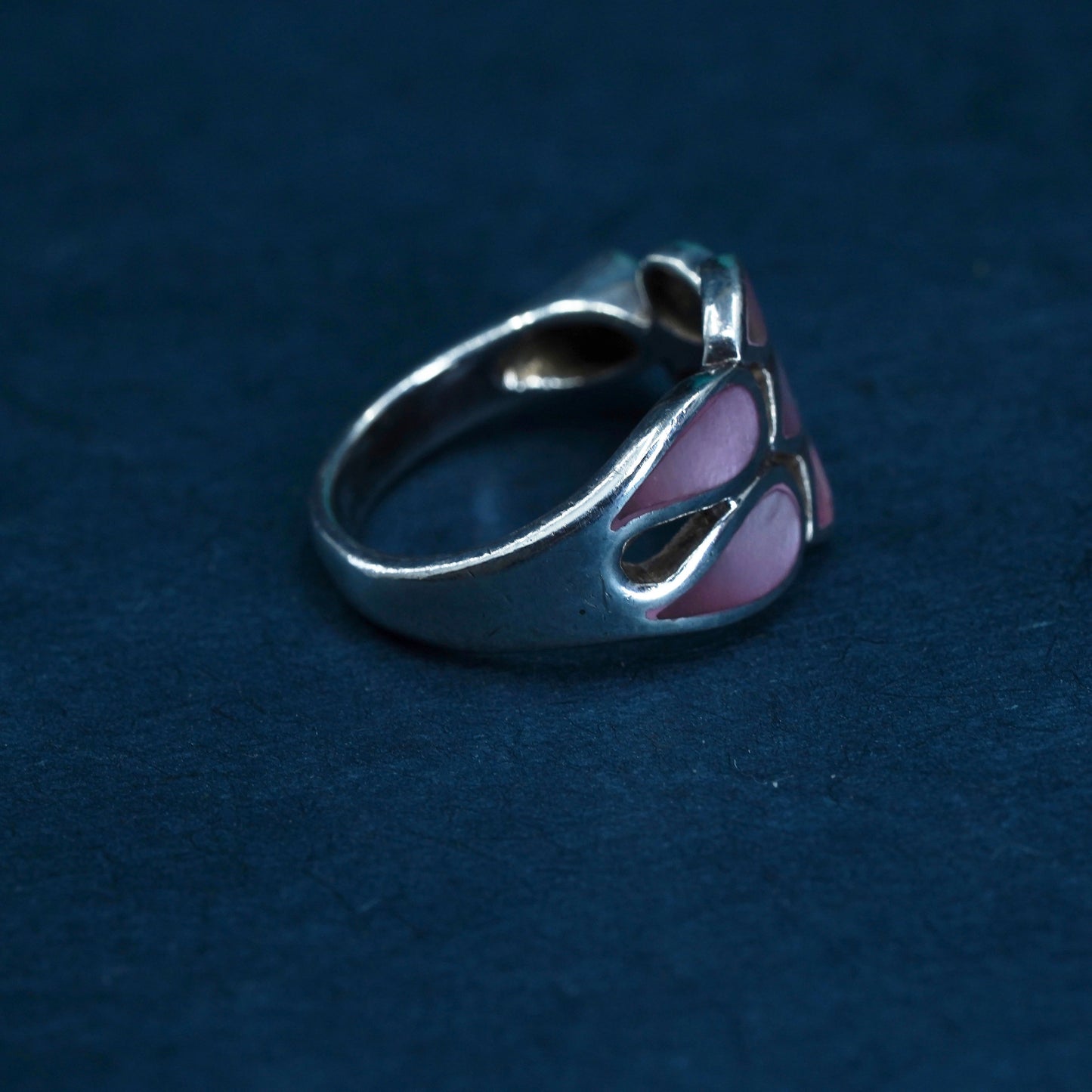 Size 7.5, vintage Sterling 925 silver handmade ring with pink mother of pearl