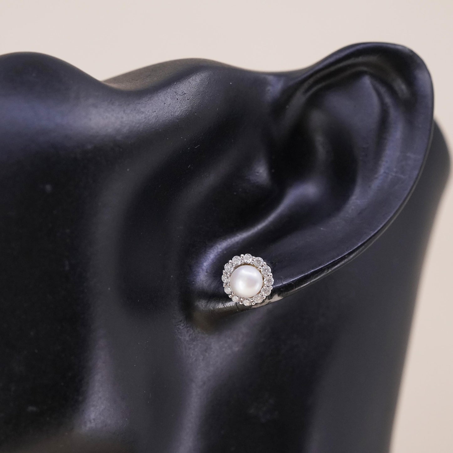 Vintage single earring. Sterling 925 silver pearl stud with cz around details