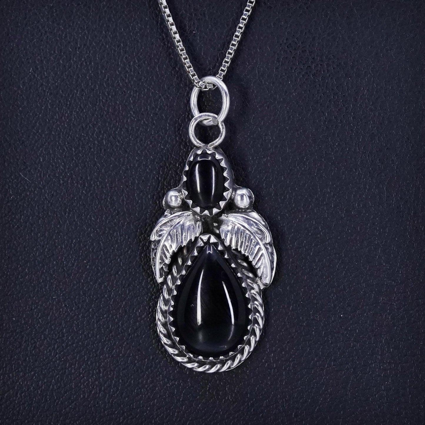 20”, southwestern Sterling 925 silver box chain necklace onyx feather pendant