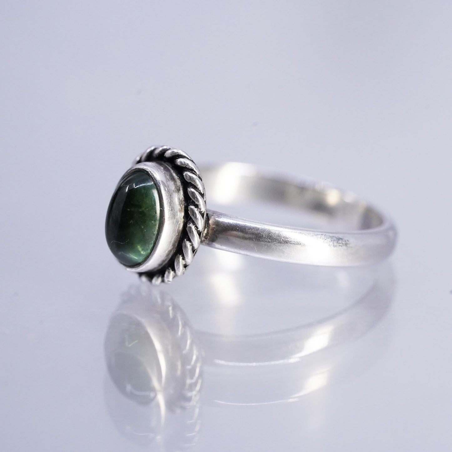size 6, Vintage Sterling Silver Handmade Ring, 925 Stackable Band oval peridot