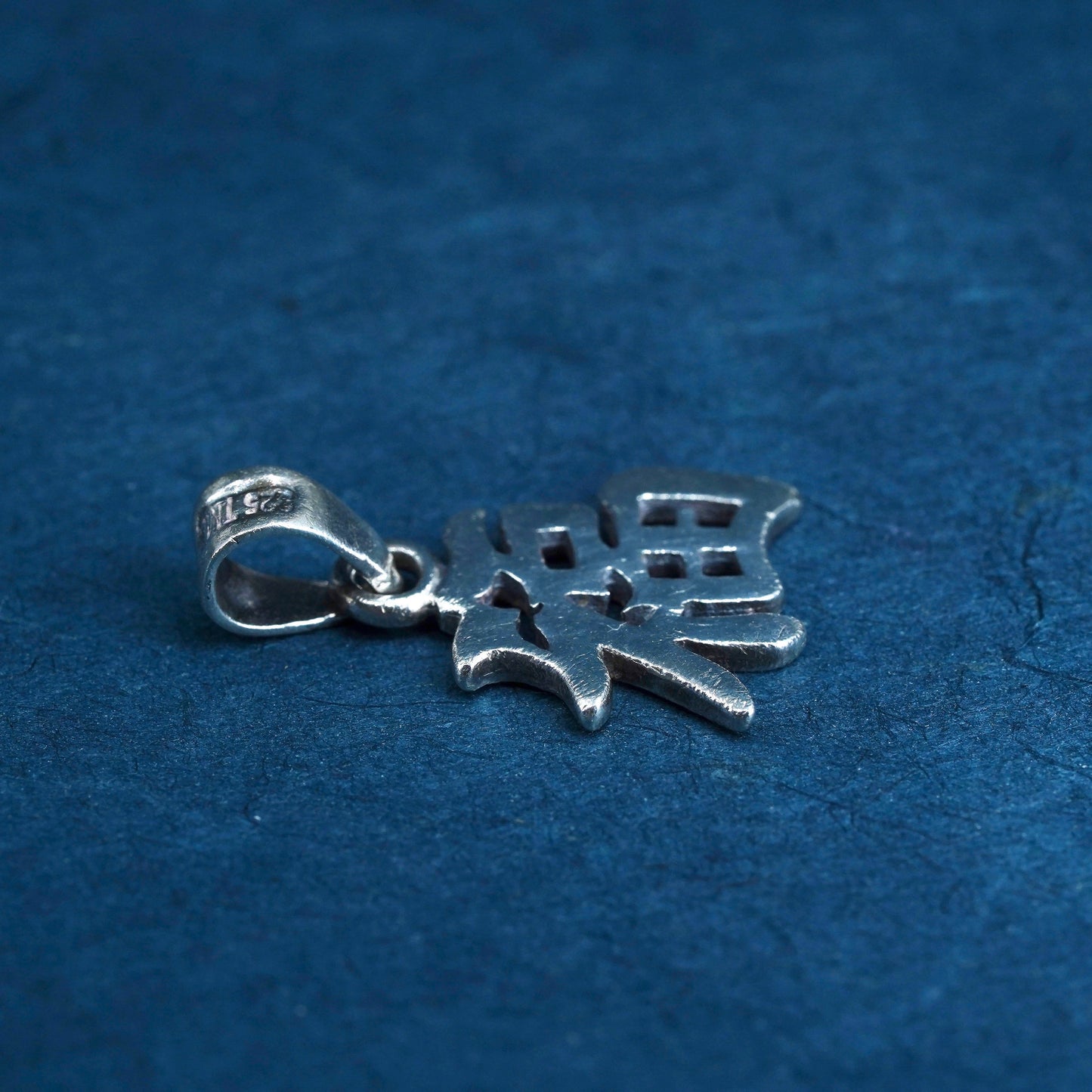 vtg Sterling 925 silver handmade charm pendant with Chinese character “luck”