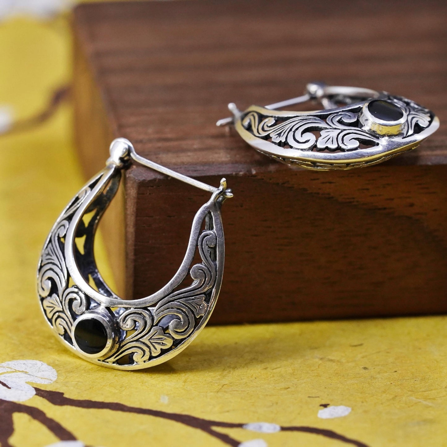 1”, Vintage Sterling silver earrings, 925 huggie, filigree hoops, Bali onyx