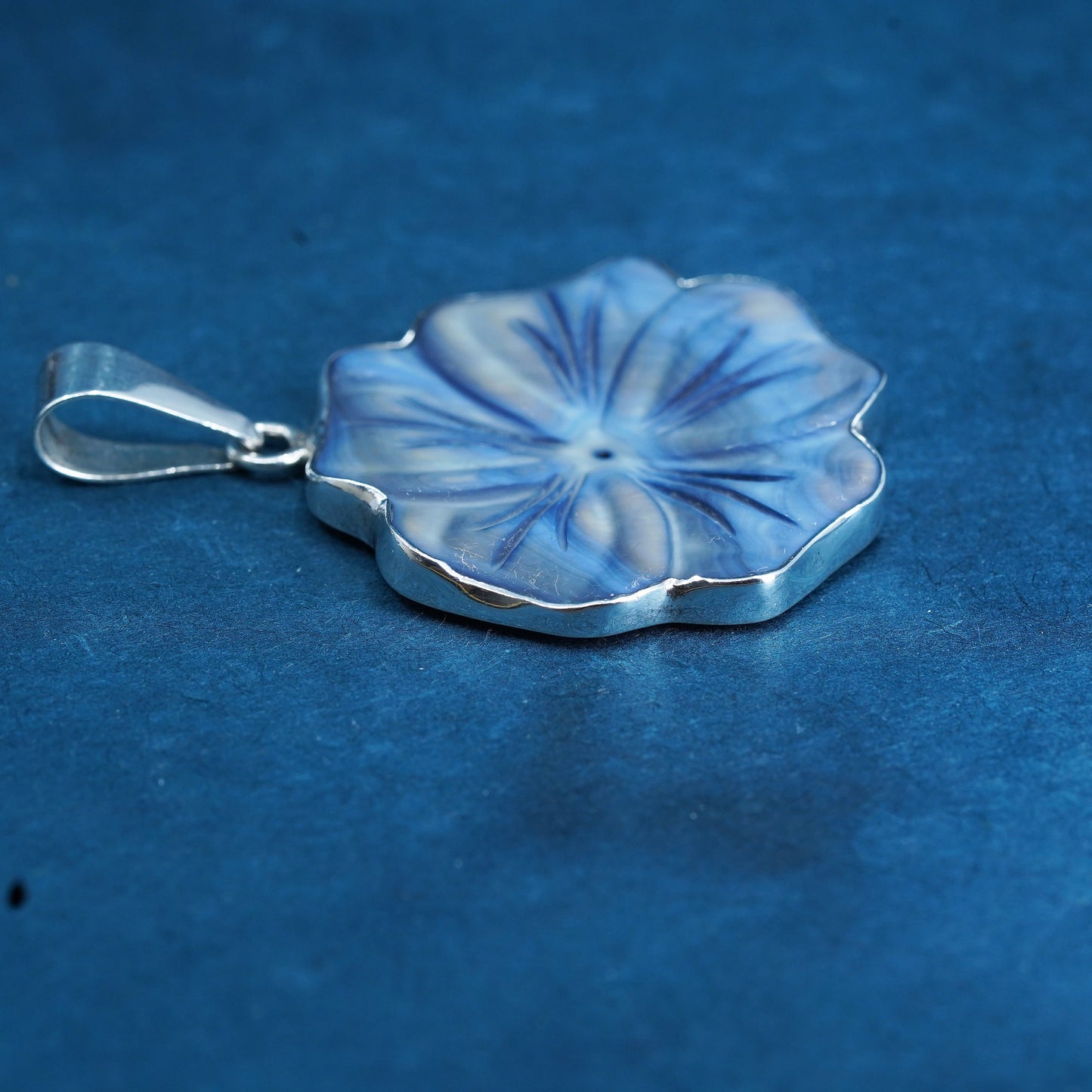 Vintage Sterling silver 925 pendant with blue mother of pearl plumeria flower