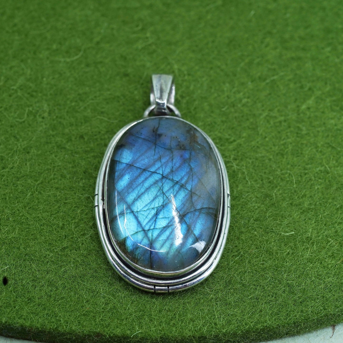 Vintage Sterling silver handmade pendant, Mexican 925 w/ huge oval labradorite