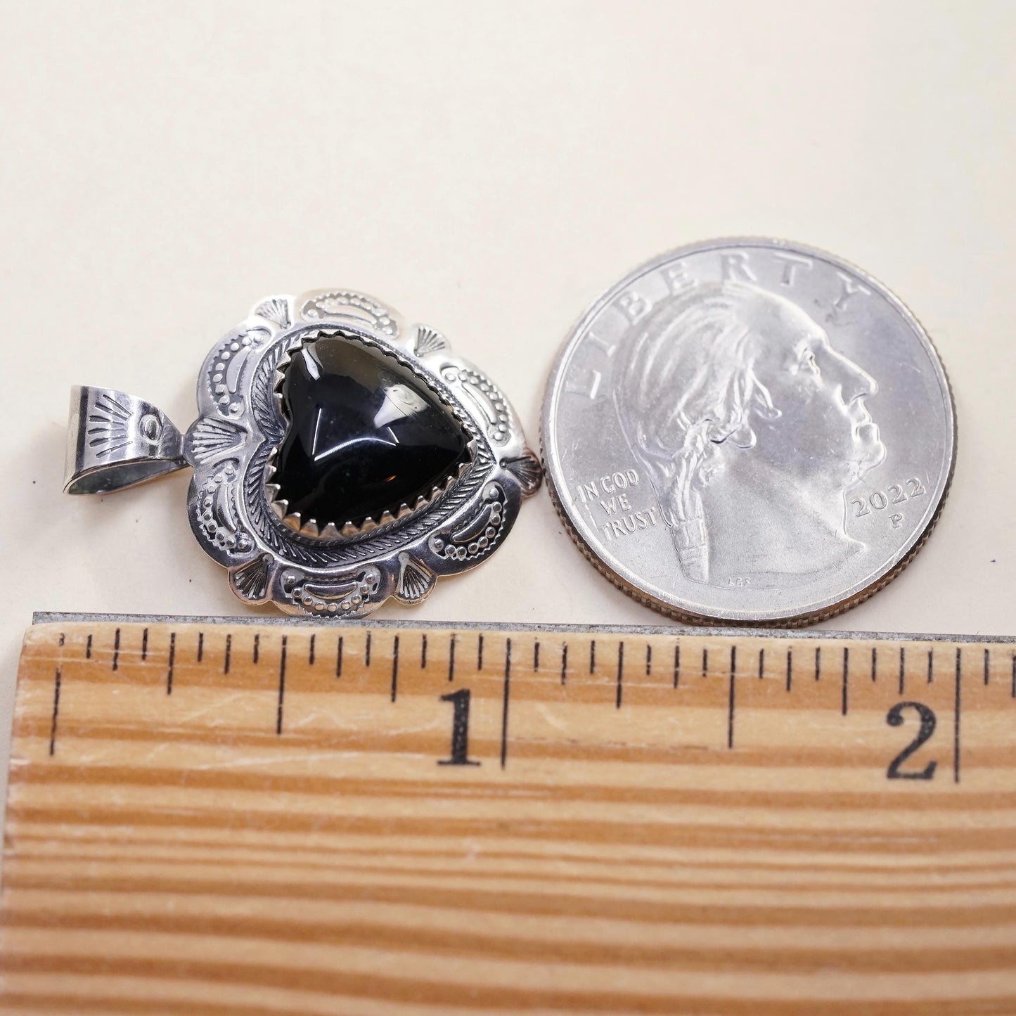 VTG QT Native American sterling 925 silver handmade onyx heart pendant, Navajo