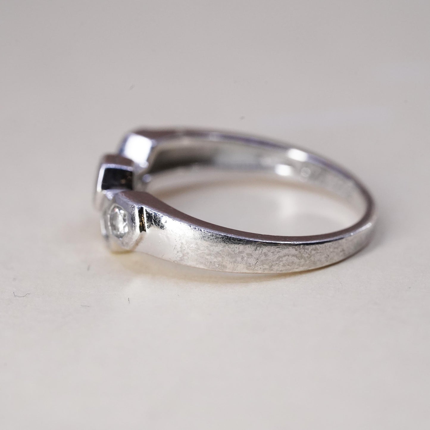 Size 7.25, sterling 925 silver ring, engagement band hexagram honeycomb cut cz