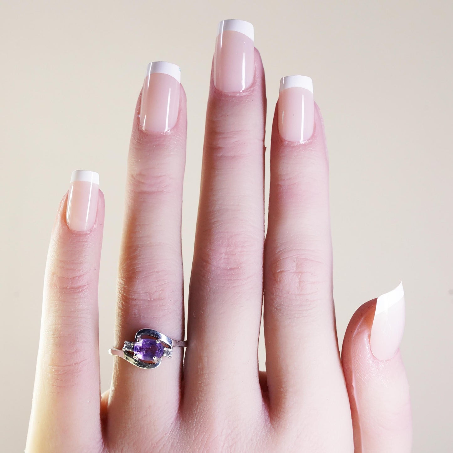 Size 7, vintage Sterling 925 silver ring with amethyst