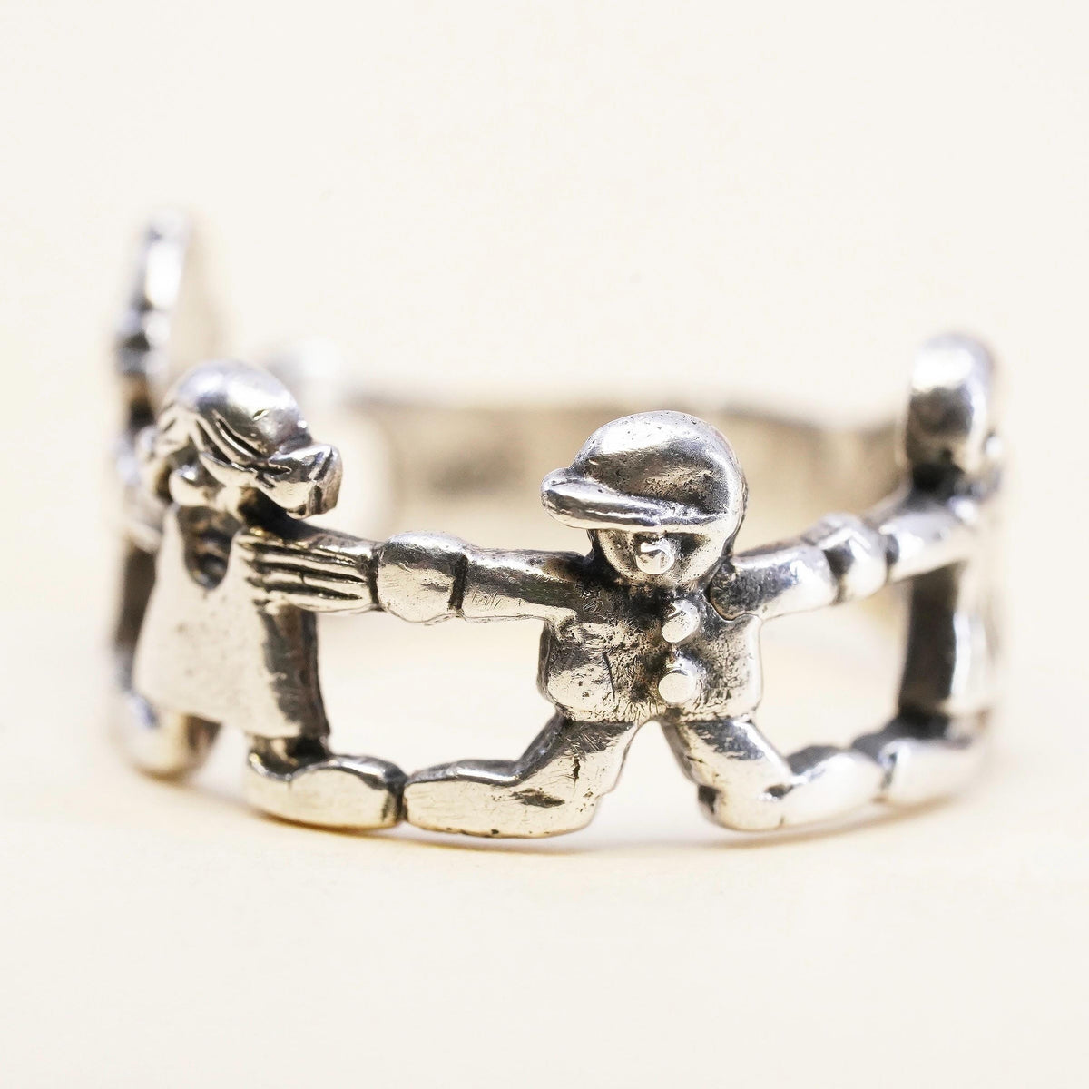 Size 7, Sterling Silver 925 Children Holding Hands Ring, Boy Girl Circle Band