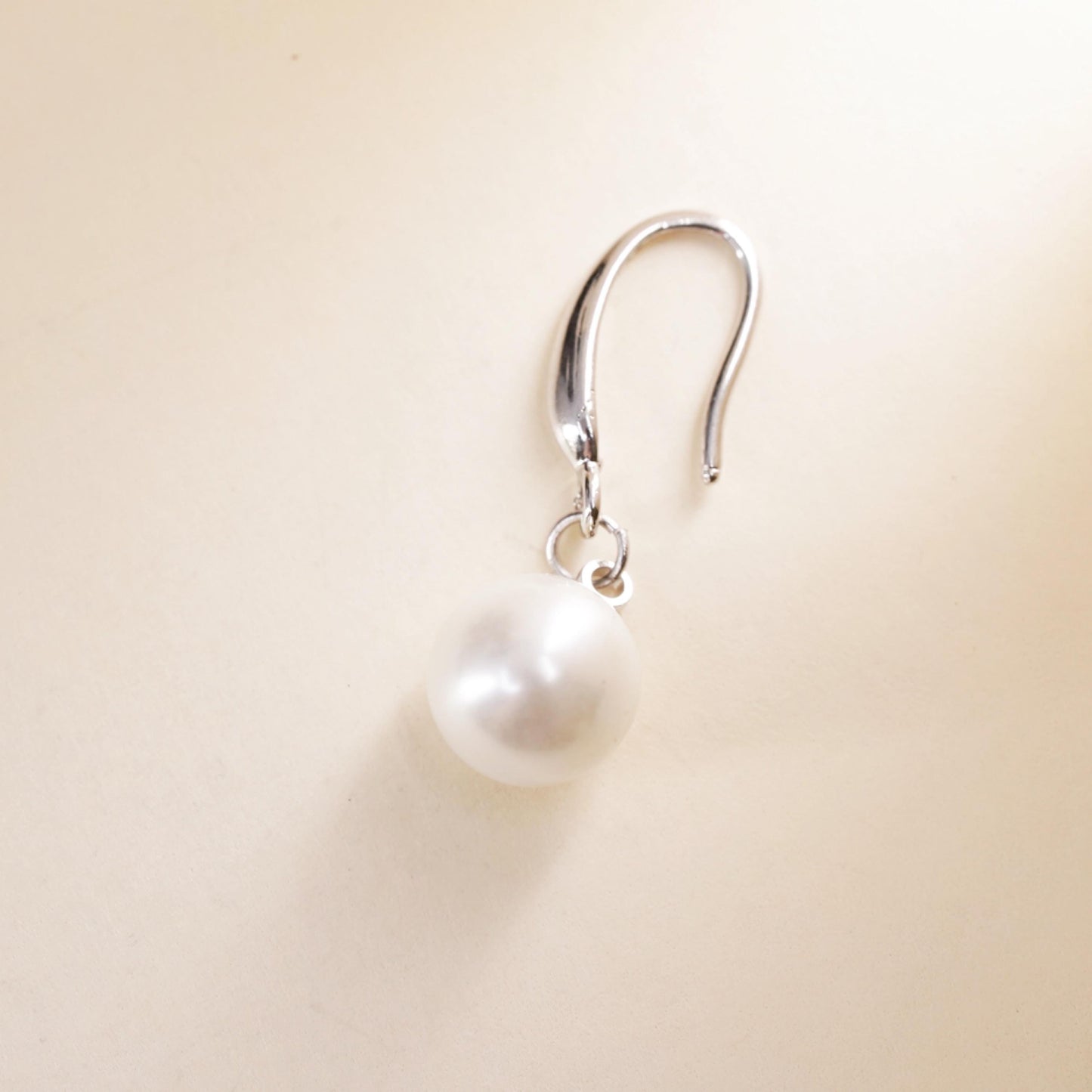 Vintage sterling silver 925 handmade single earring with white freshwater pearl