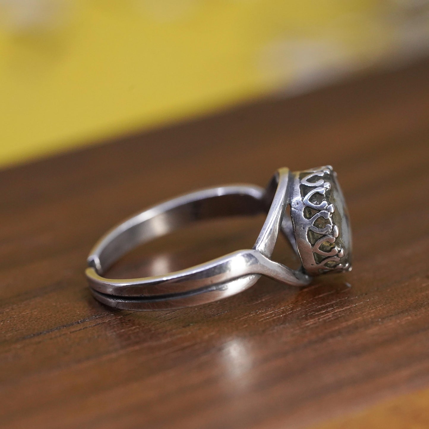 Size 8, vintage Sterling 925 silver handmade open ring with flower glass