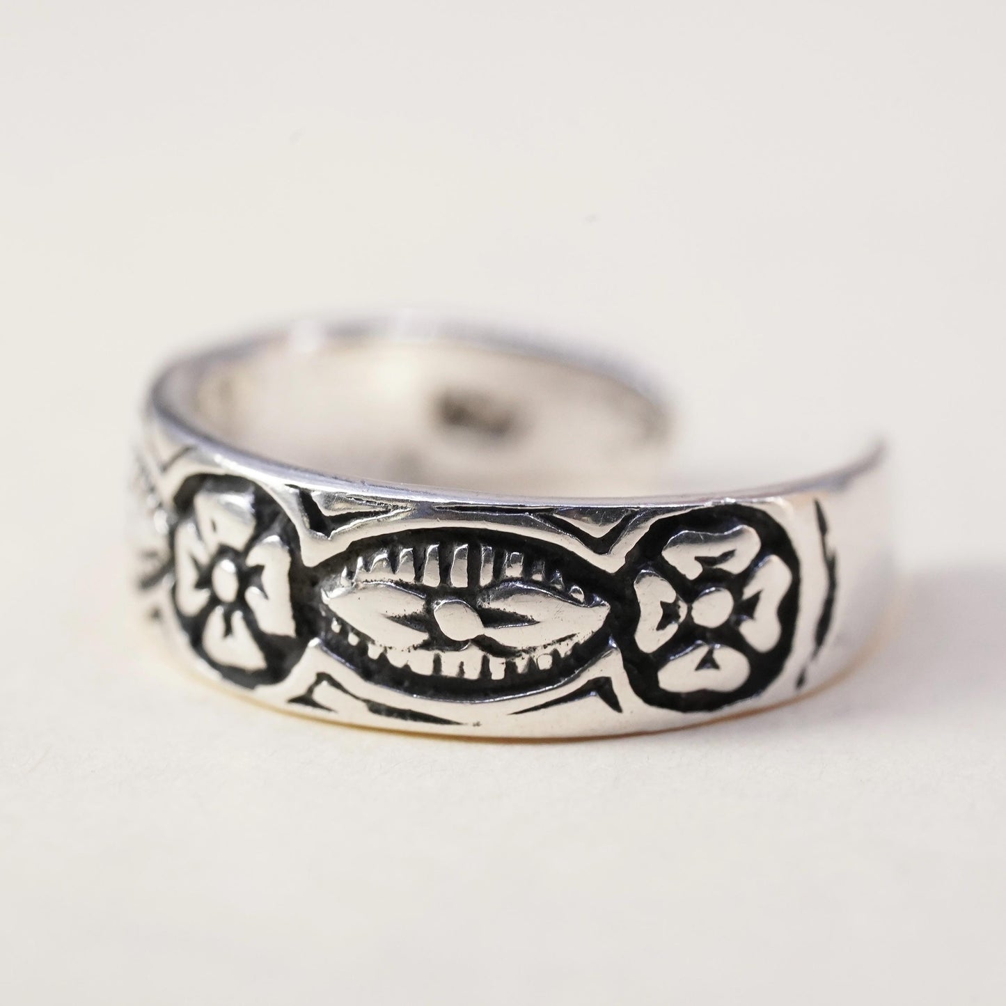 Size 2.75, vintage Sterling silver handmade ring, 925 filigree band with flower