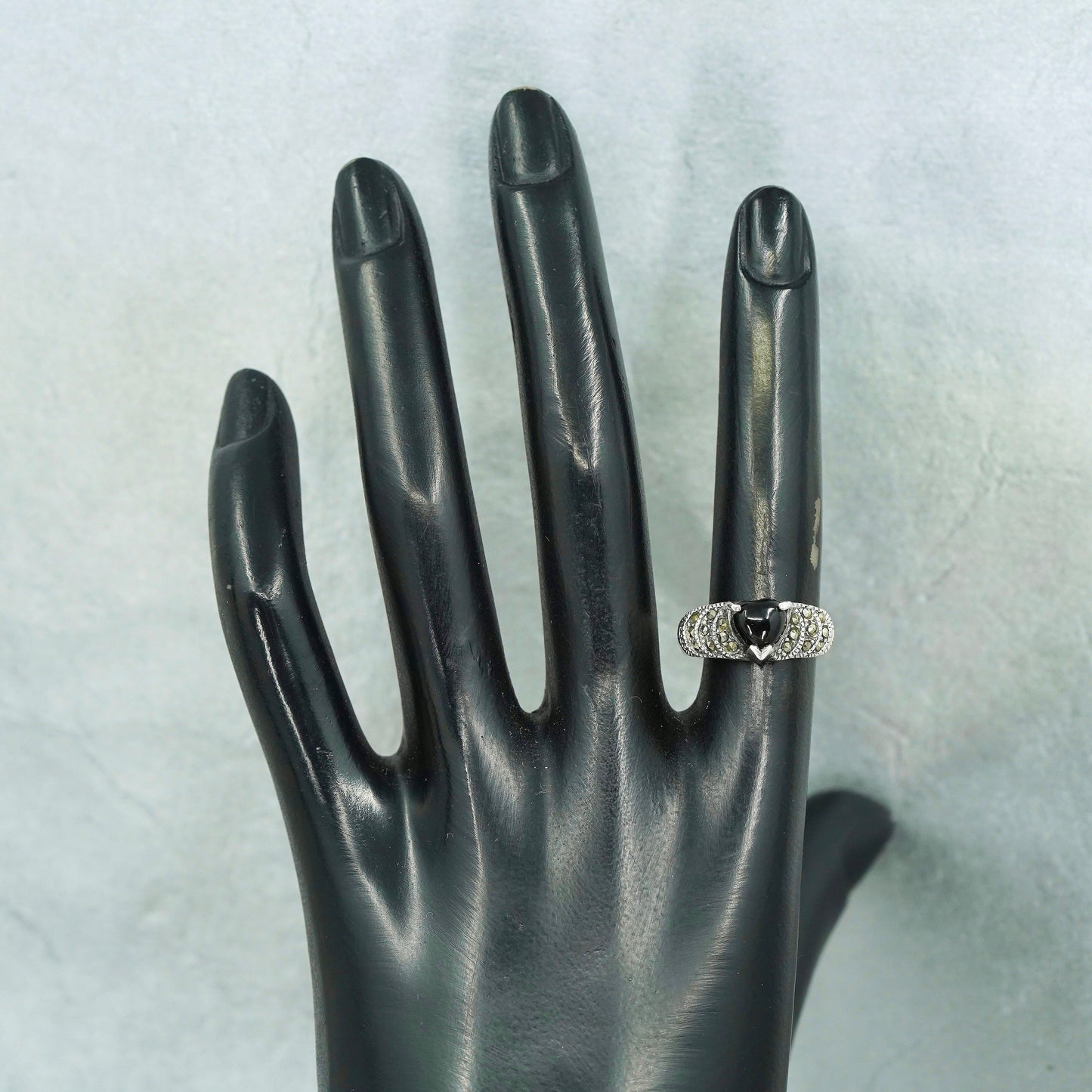 Size 5.5, Sterling 925 silver heart handmade ring with onyx and marcasite