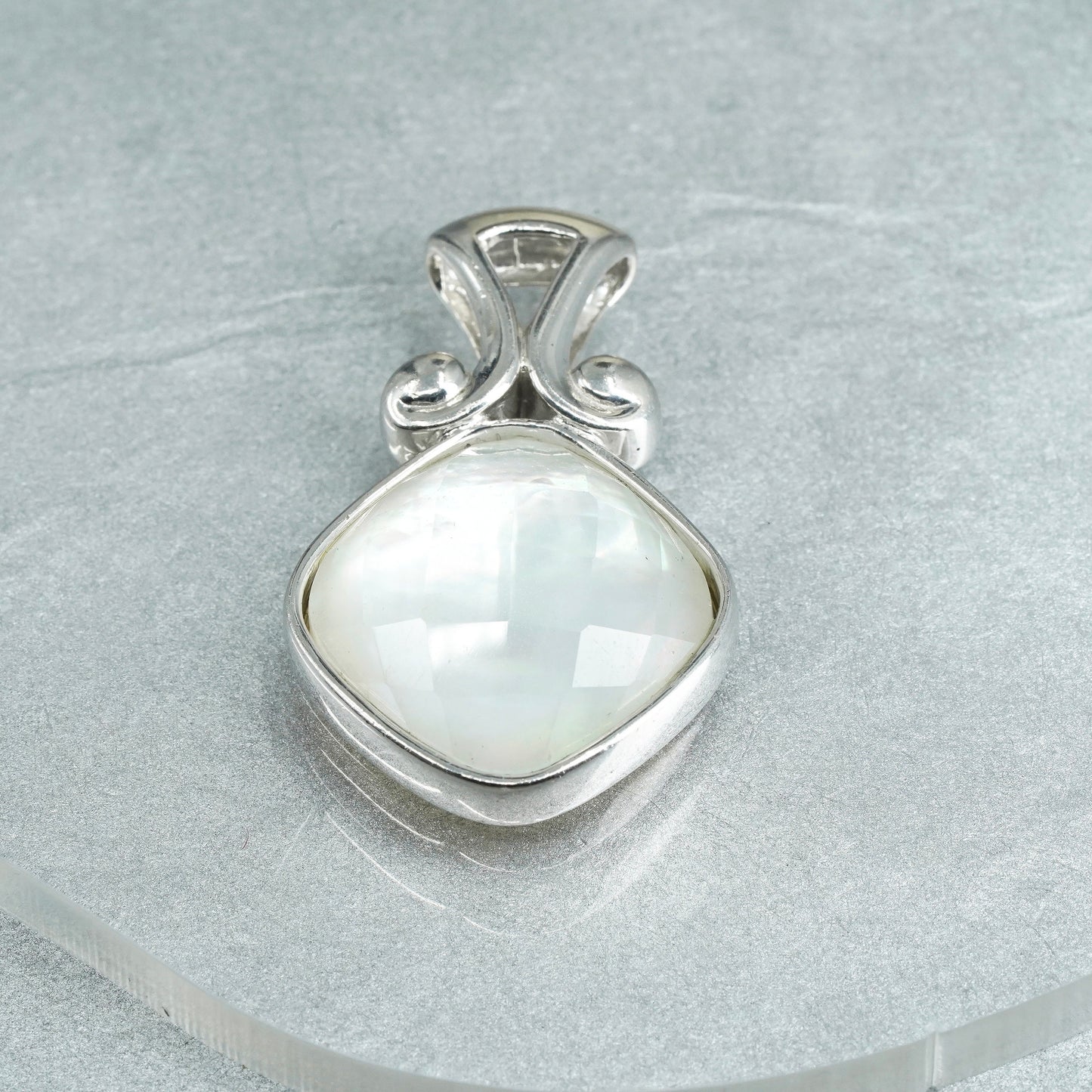 Vintage sterling 925 silver pendant with mother of pearl inlay
