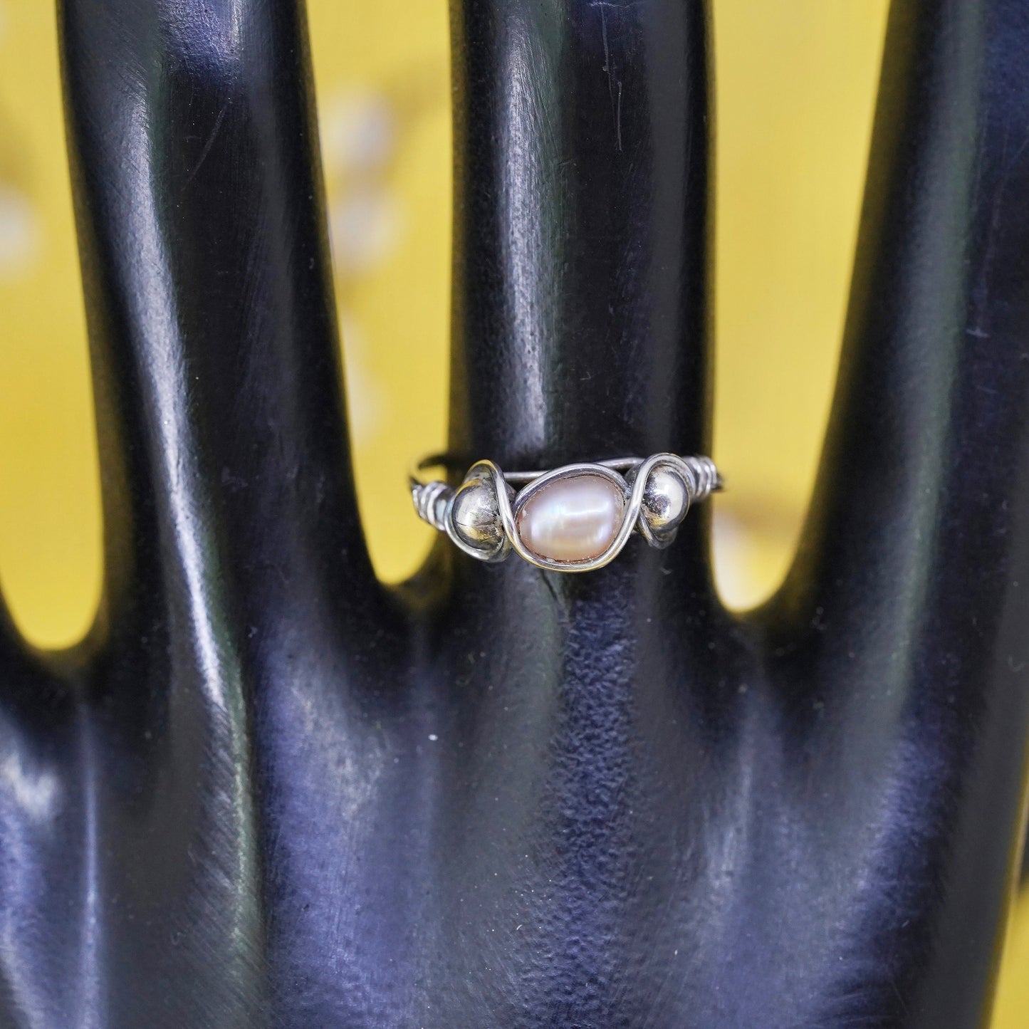Size 6, vintage Sterling 925 silver handmade wired ring with freshwater pearl