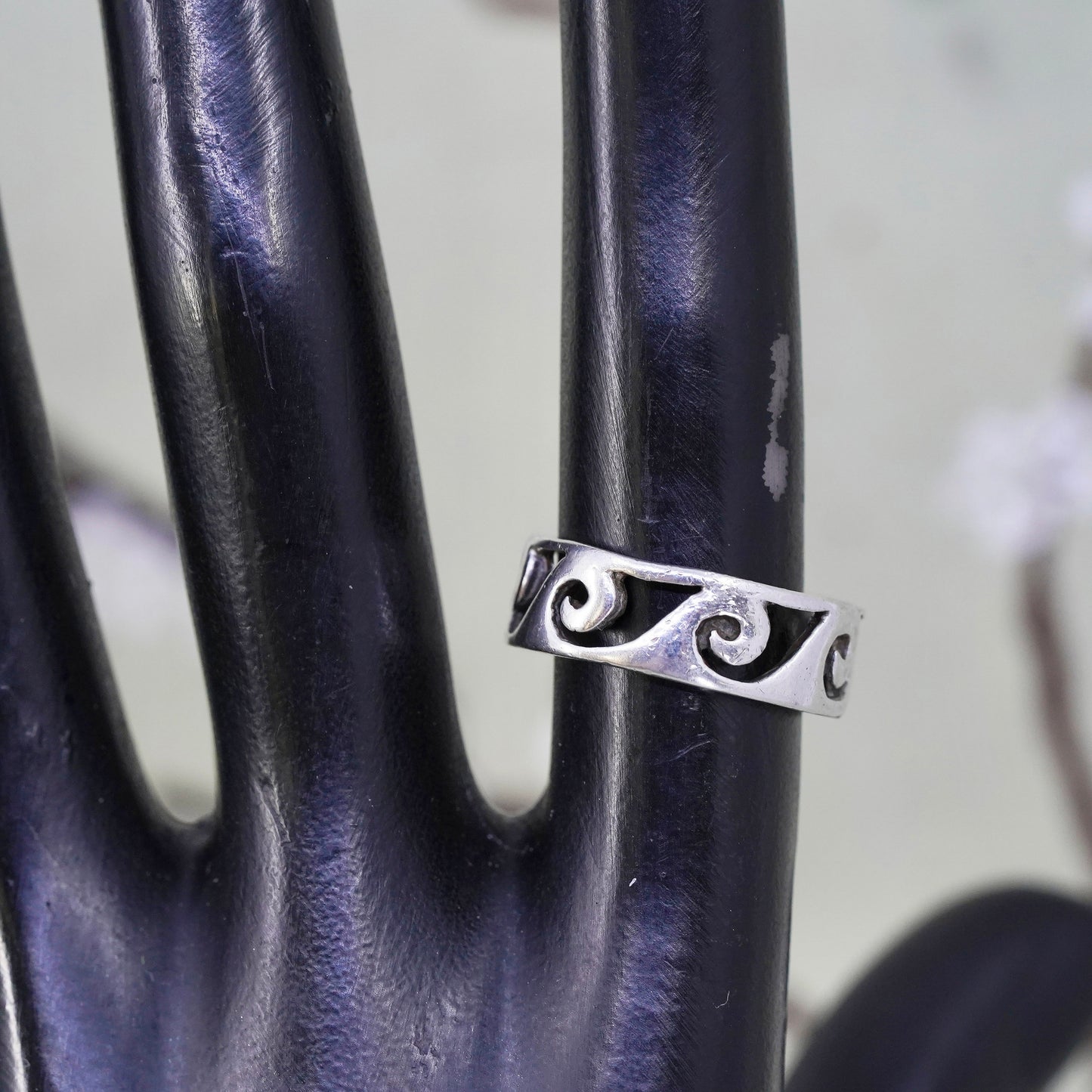 Size 5.5, vintage Mexico Sterling silver handmade ring, wavy 925 band