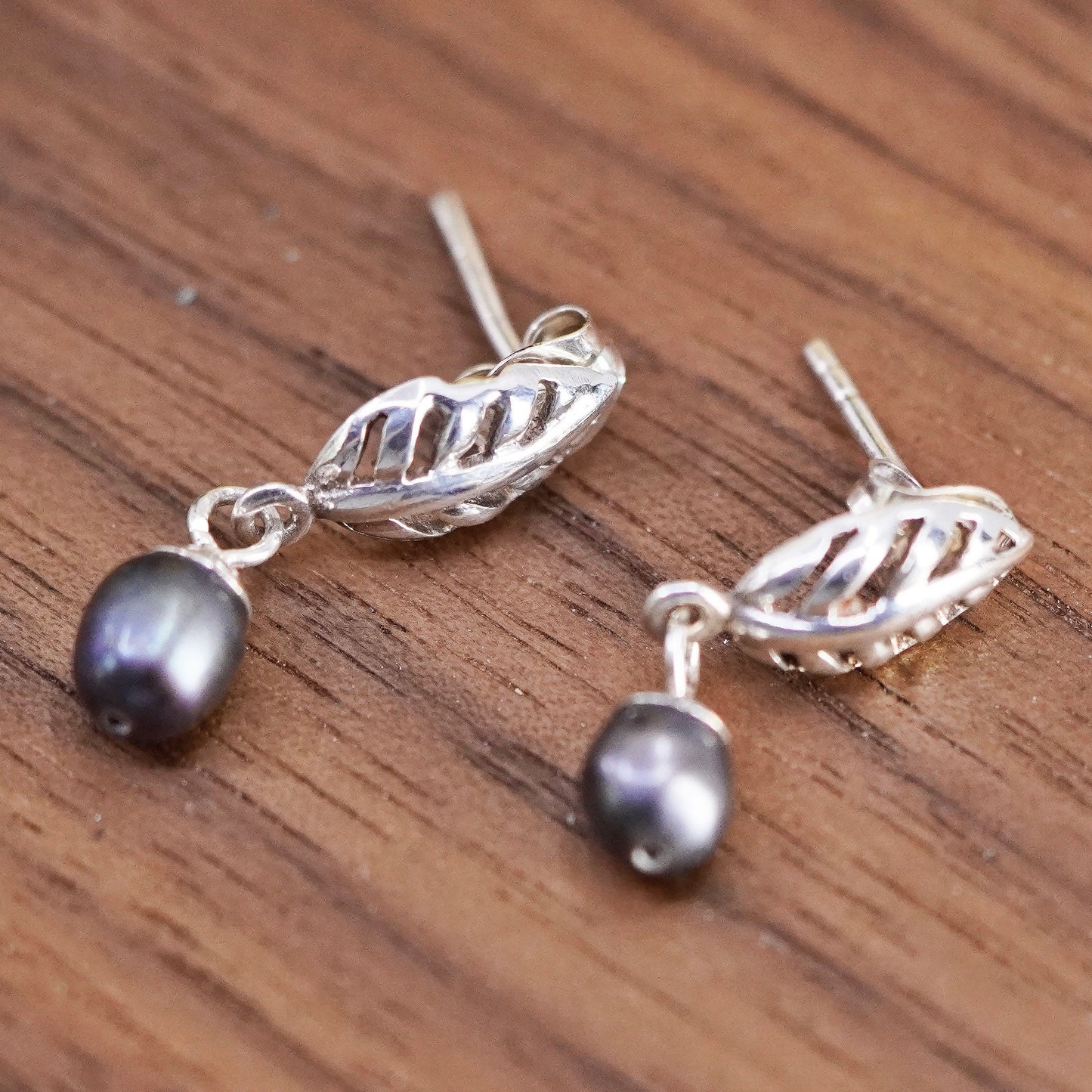 Vintage handmade sterling 925 silver leafy earrings with black pearl