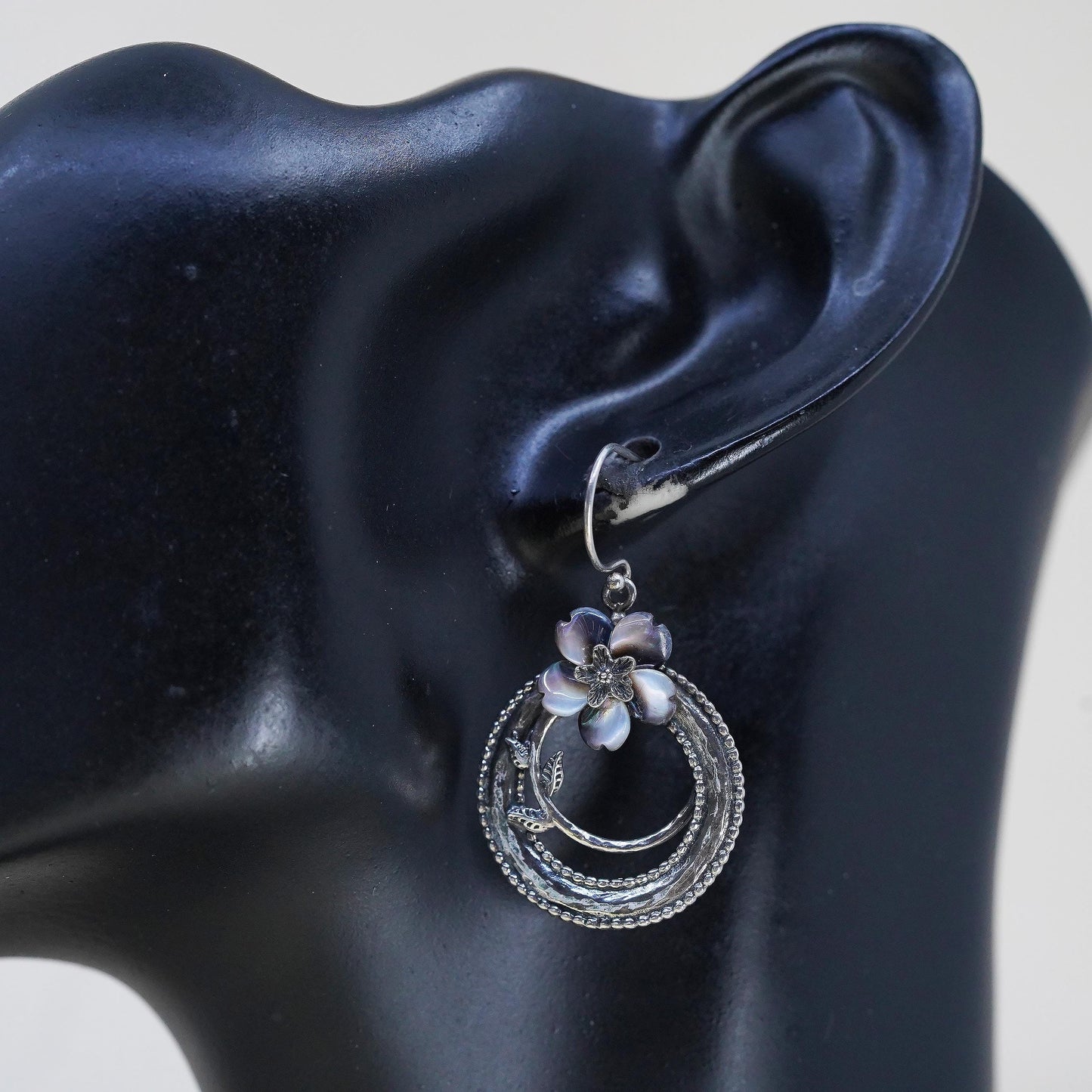 Vintage PZ Paz Israel Sterling Silver 925 disc earrings mother of pearl flower