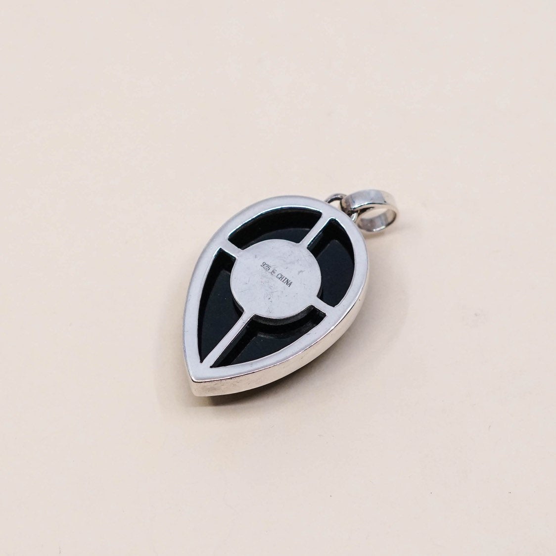 VTG handmade sterling silver pendant, Mexico 925 w/ teardrop shaped black onyx
