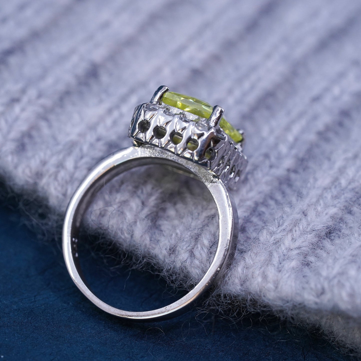 Size 7.25, VTG Sterling silver handmade ring, 925 cocktail ring with peridot