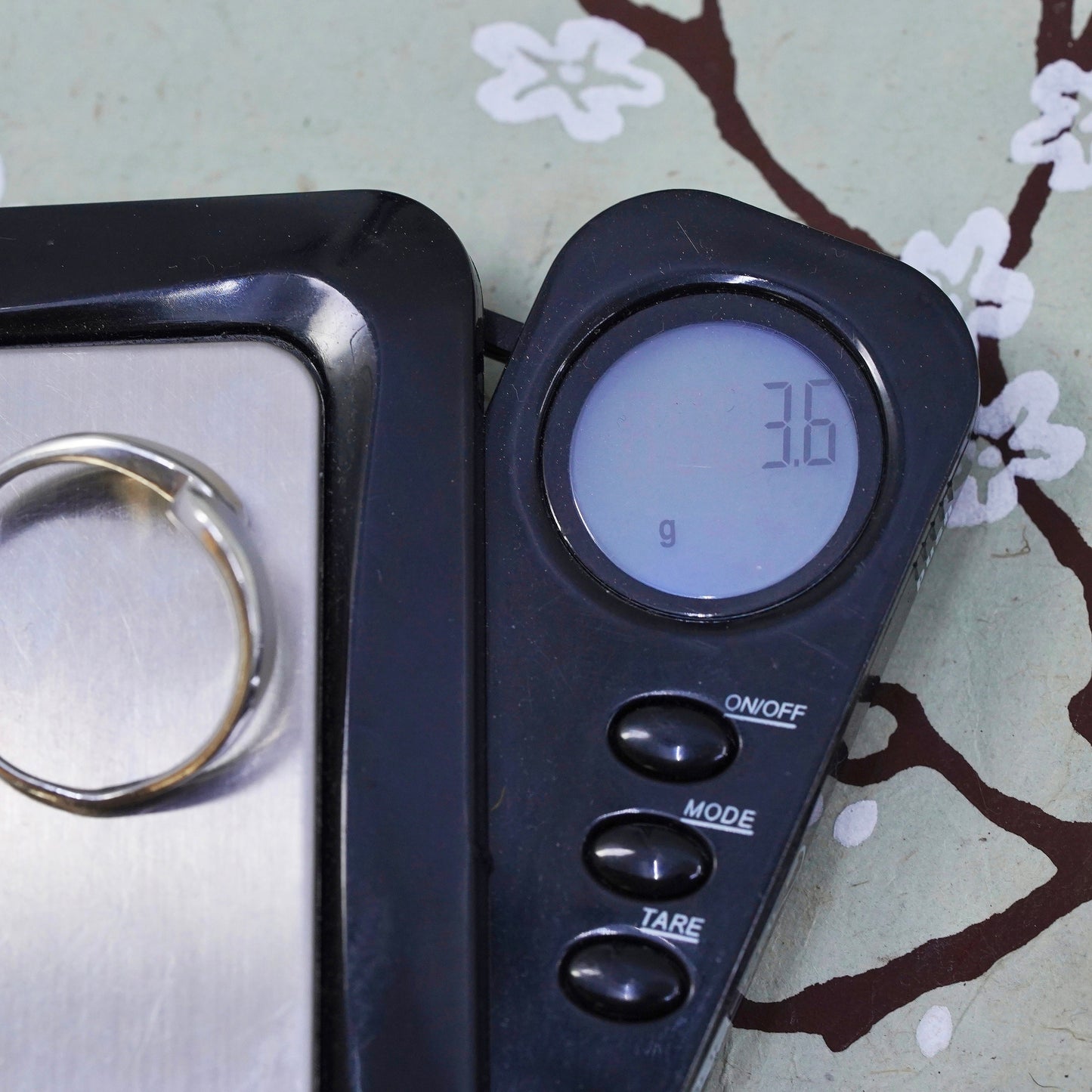 Size 10, Vintage sterling silver ring, 925 wrap band with mother of pearl inlay