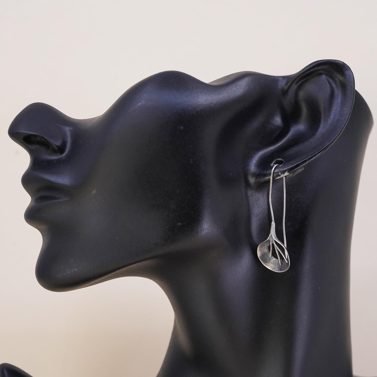 vintage modernist sterling silver 925 handmade single teardrop earring