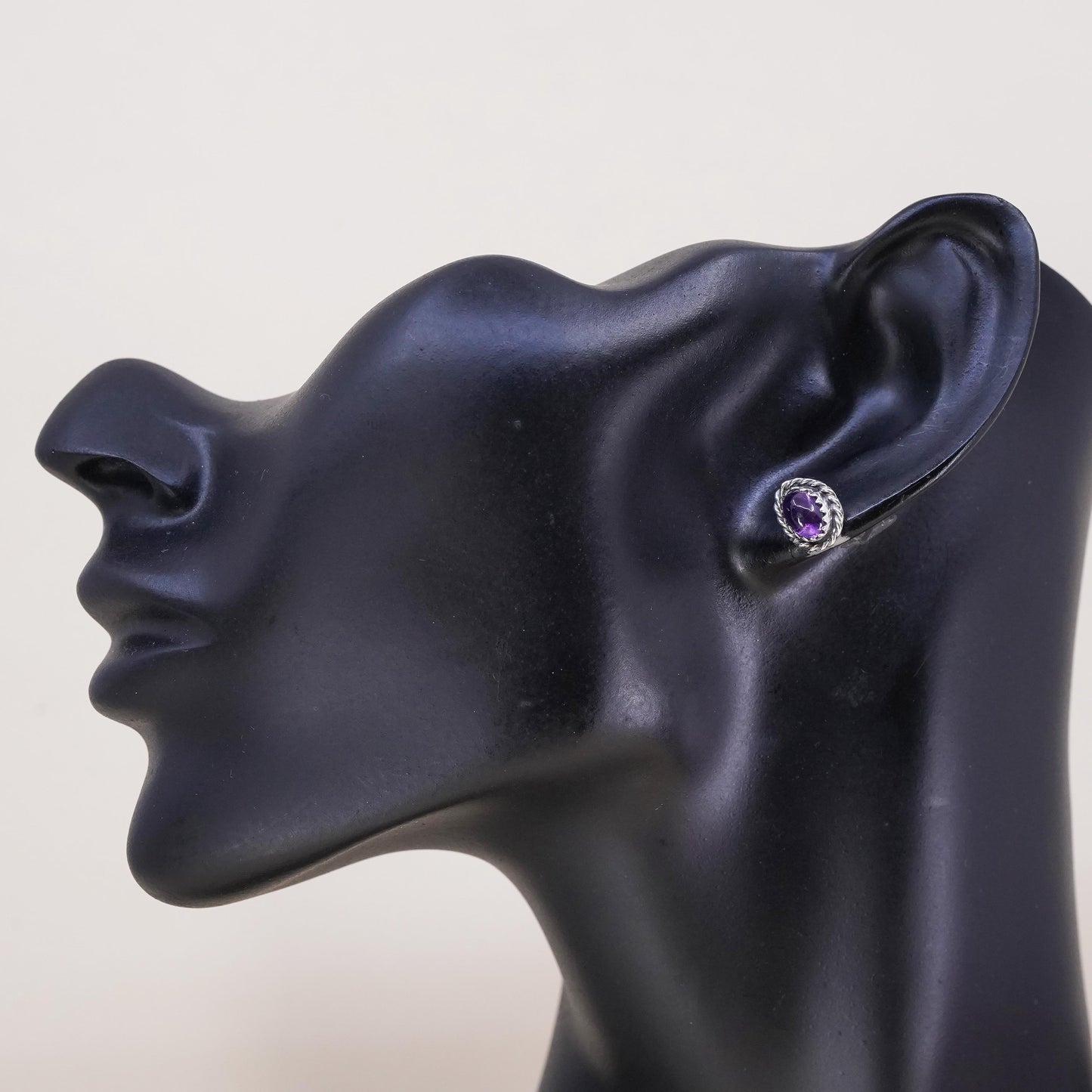 Vintage southwestern single earring. Sterling 925 silver oval stud amethyst