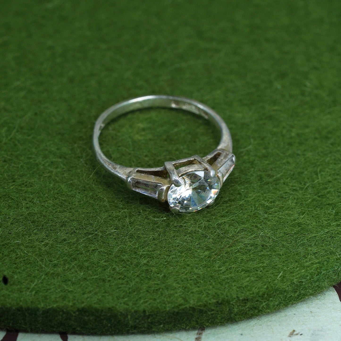 Size 8, vintage Sterling 925 silver engagement ring with round cut CZ