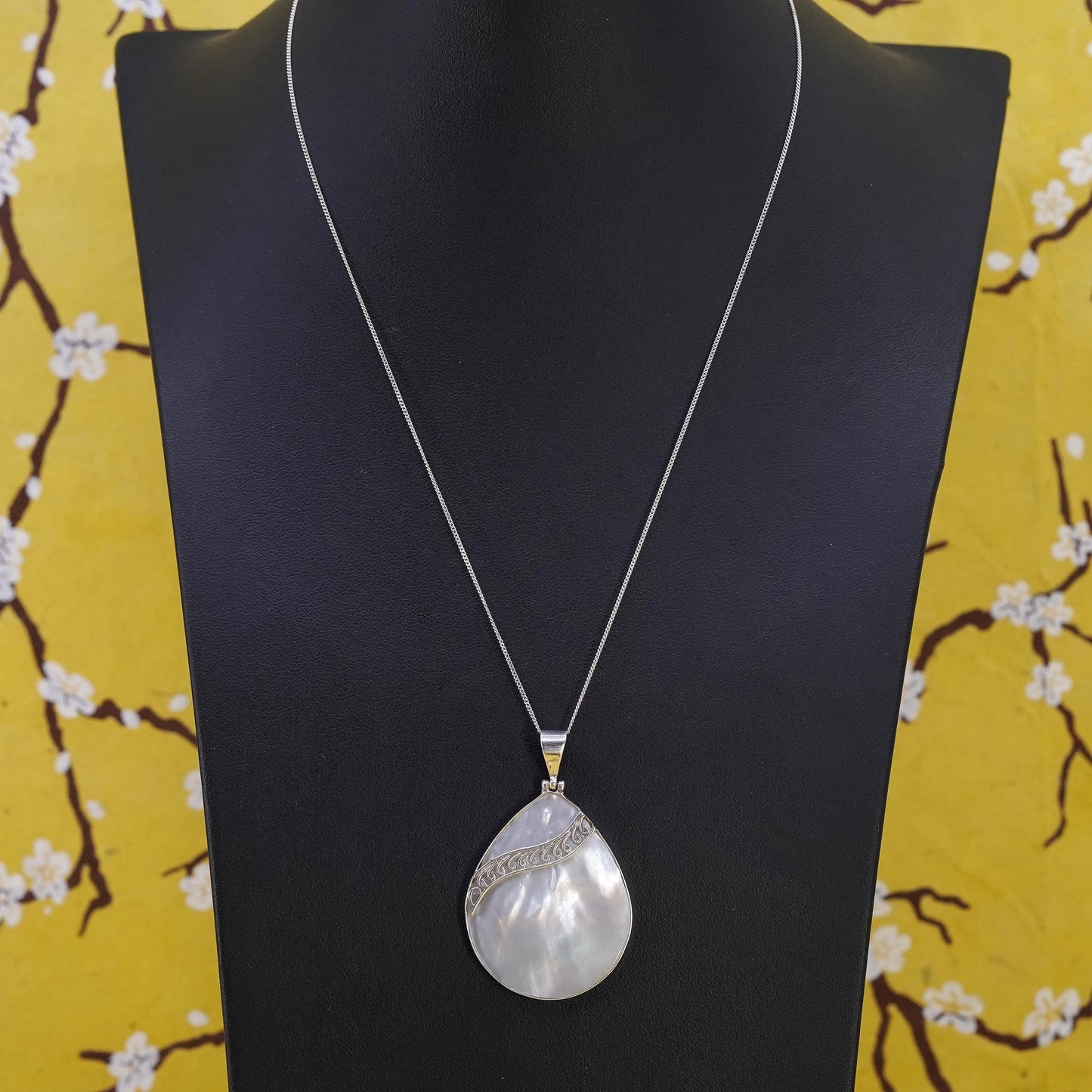 Vintage Sterling 925 silver handmade pendant with teardrop mother of pearl