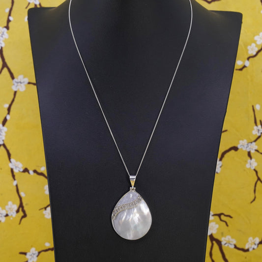 Vintage Sterling 925 silver handmade pendant with teardrop mother of pearl