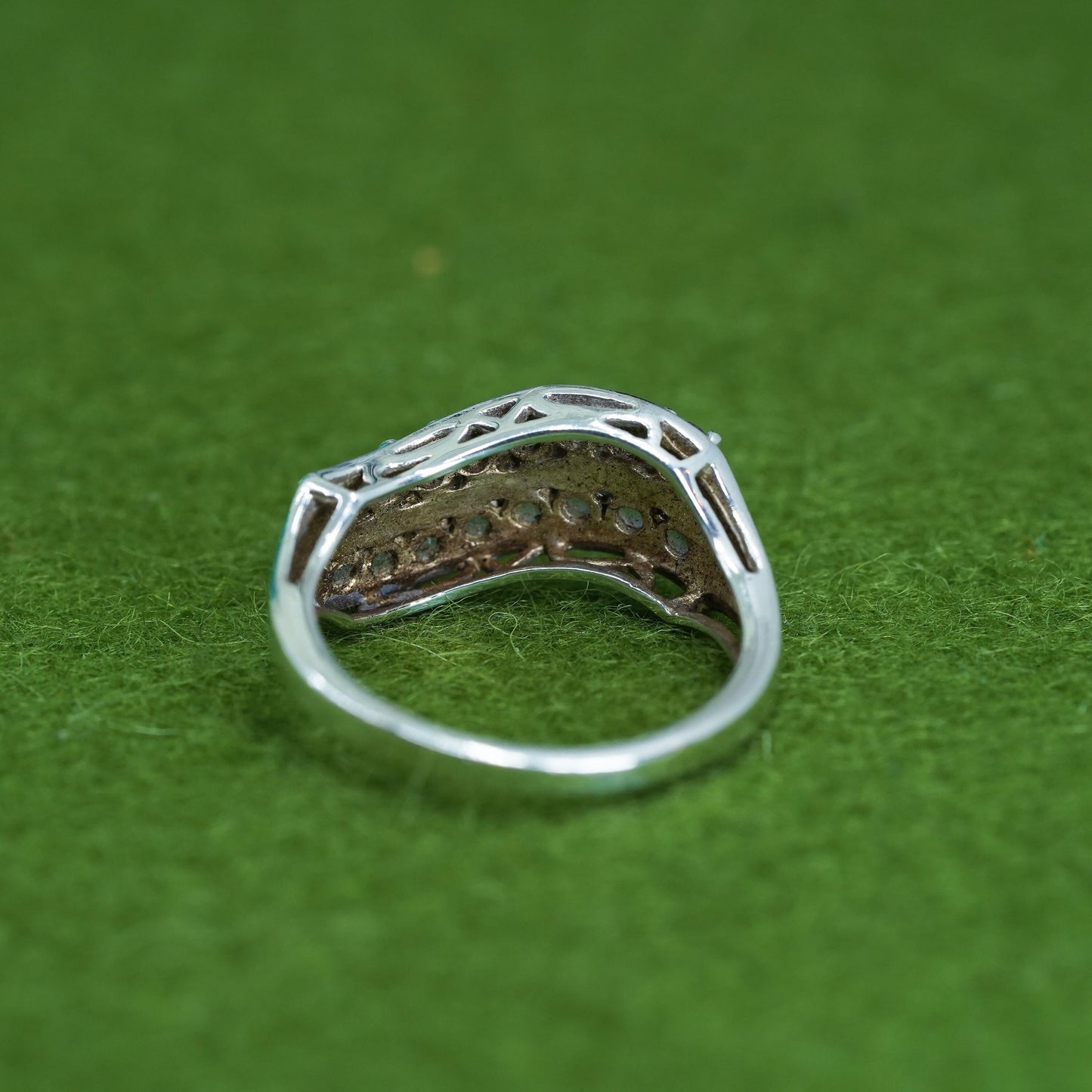 Size 7, vintage Sterling 925 silver engagement ring with CZ