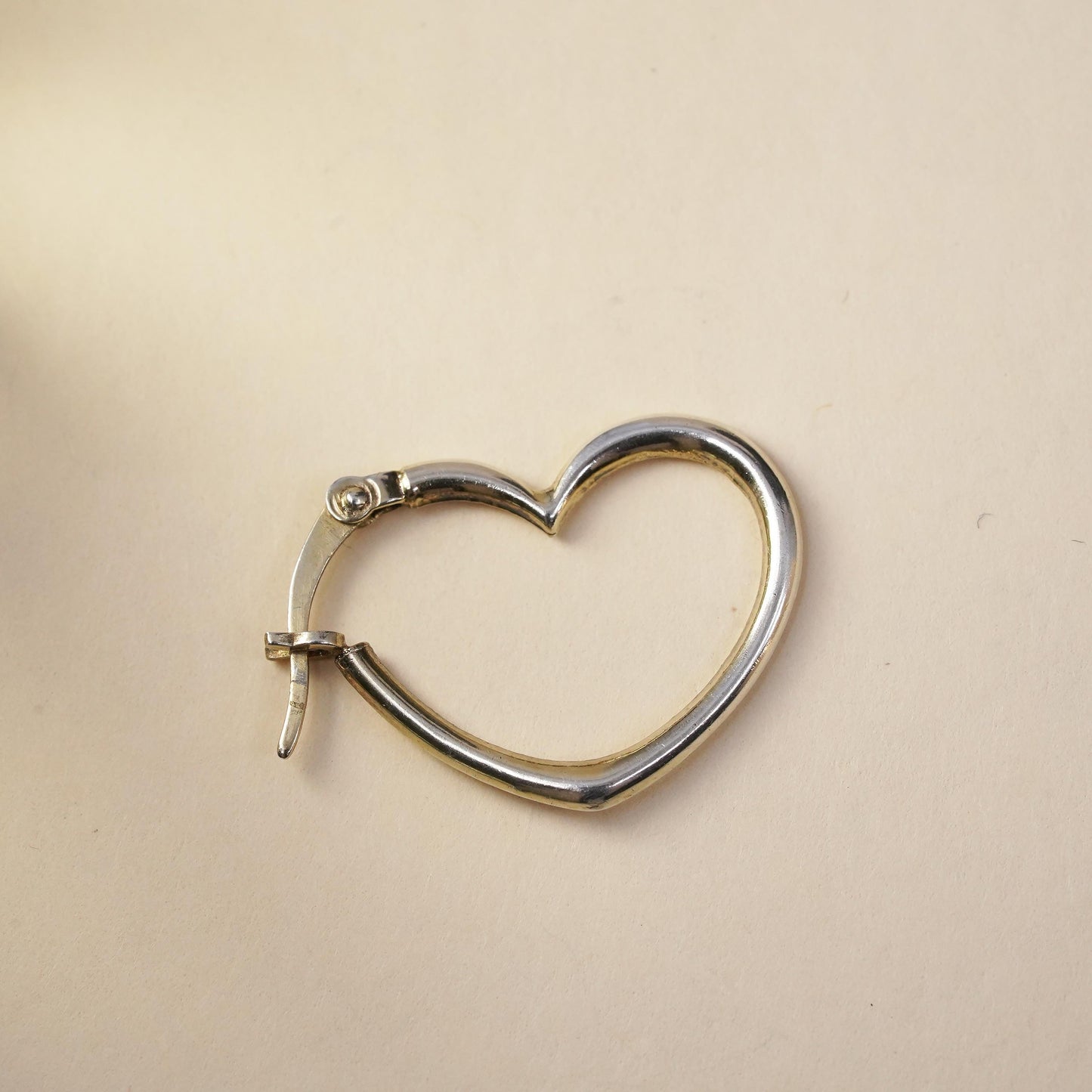 0.75”, Vintage sterling silver heart single earring, minimalist primitive hoop