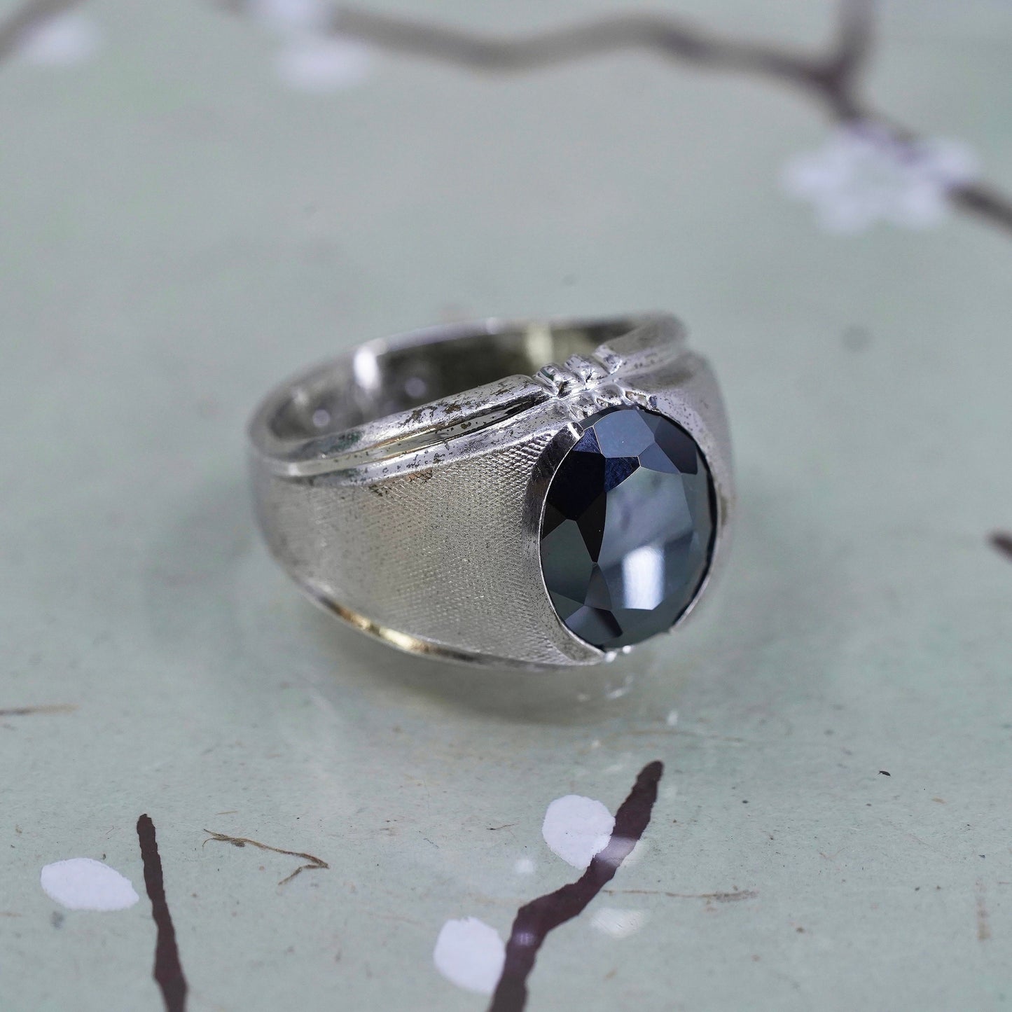 Size 8.5, vintage sterling 925 silver handmade ring, with oval hematite